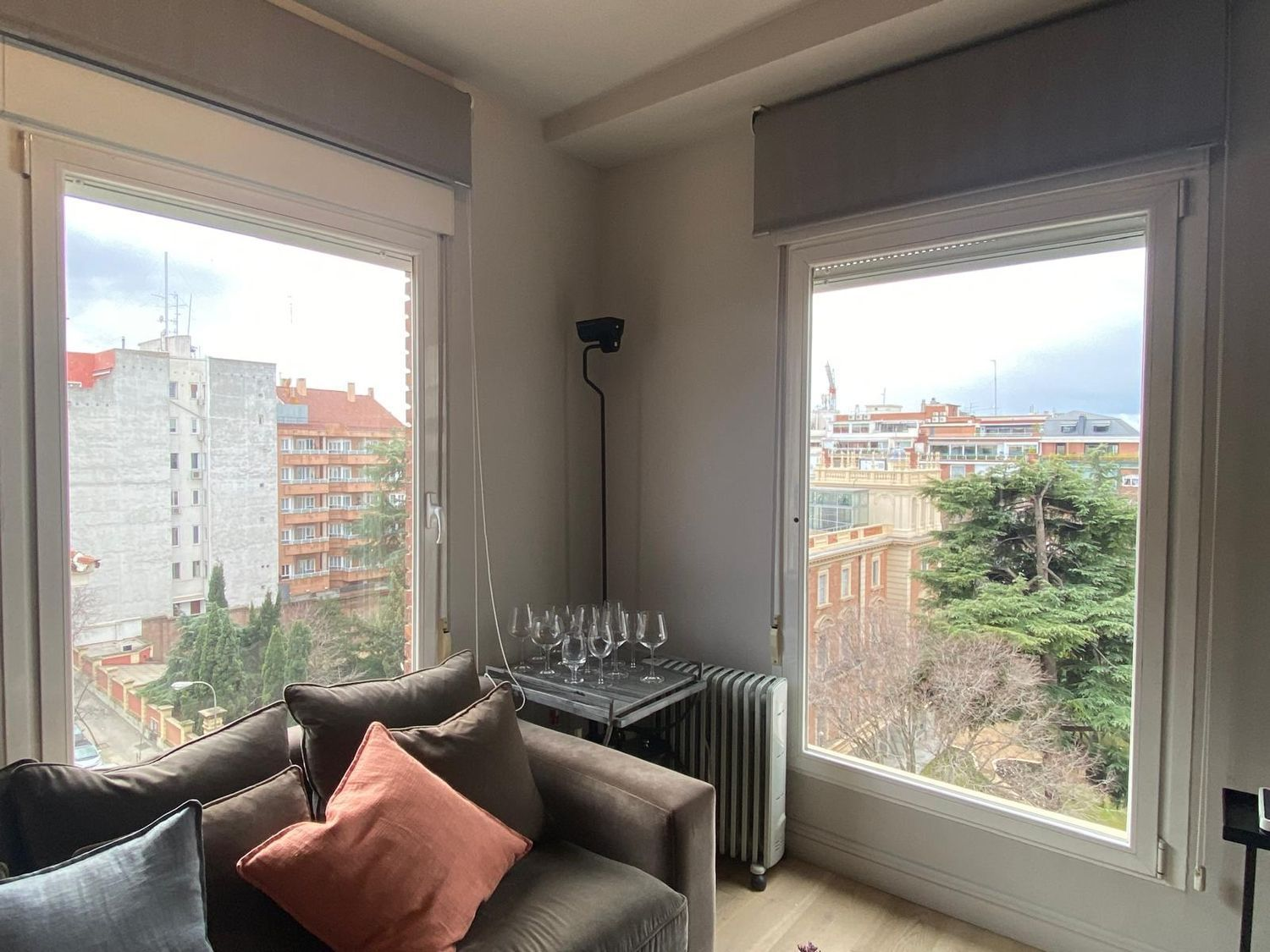 A sun-filled corner penthouse above the heart of Castellana