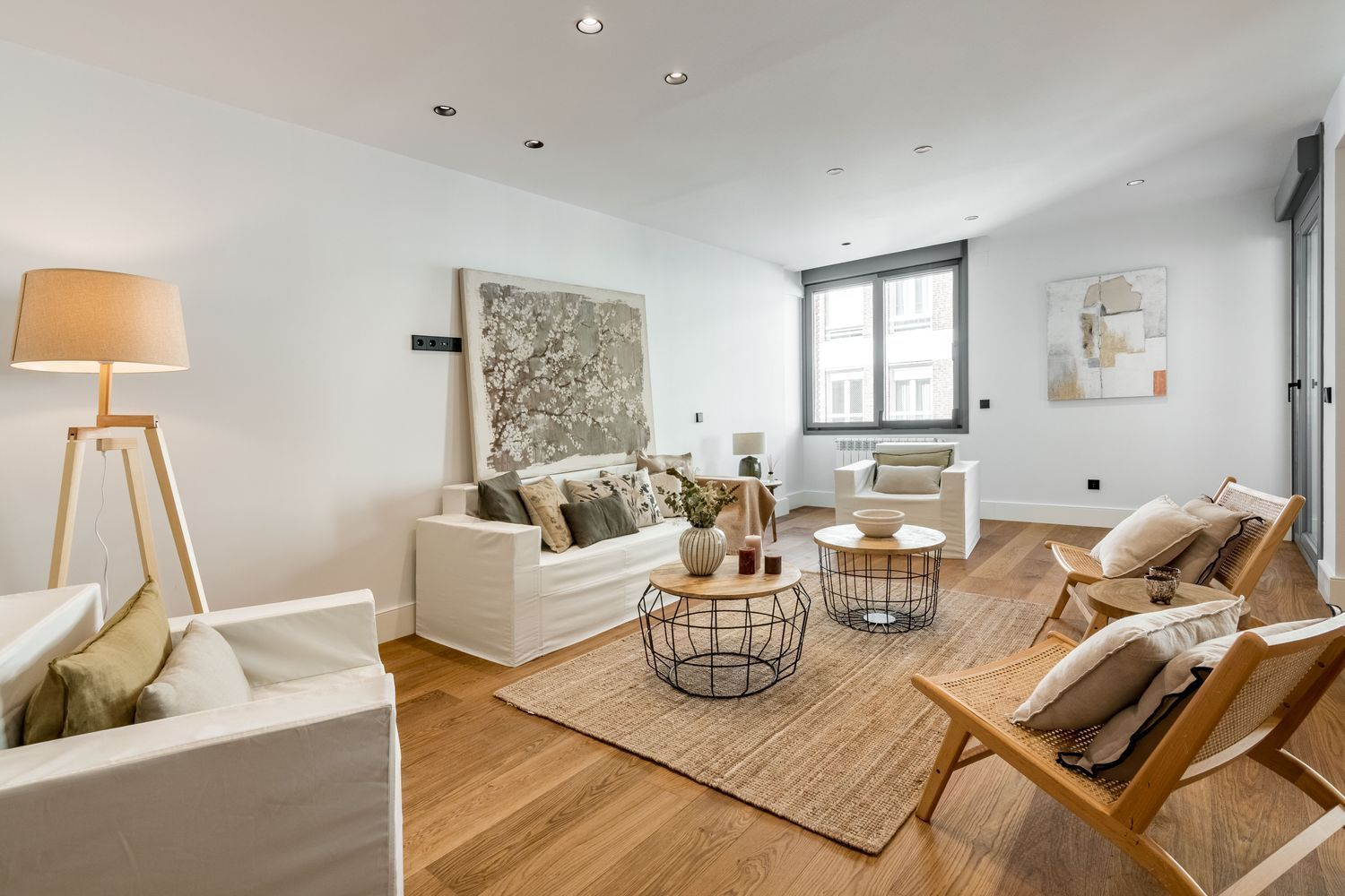 Generous living spaces and seamless outdoor living in one of Salamanca’s finest areas