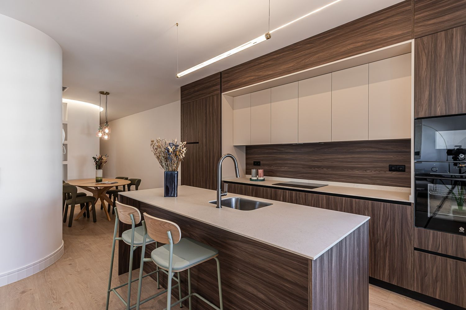 A bright and peaceful penthouse moments from Retiro Park