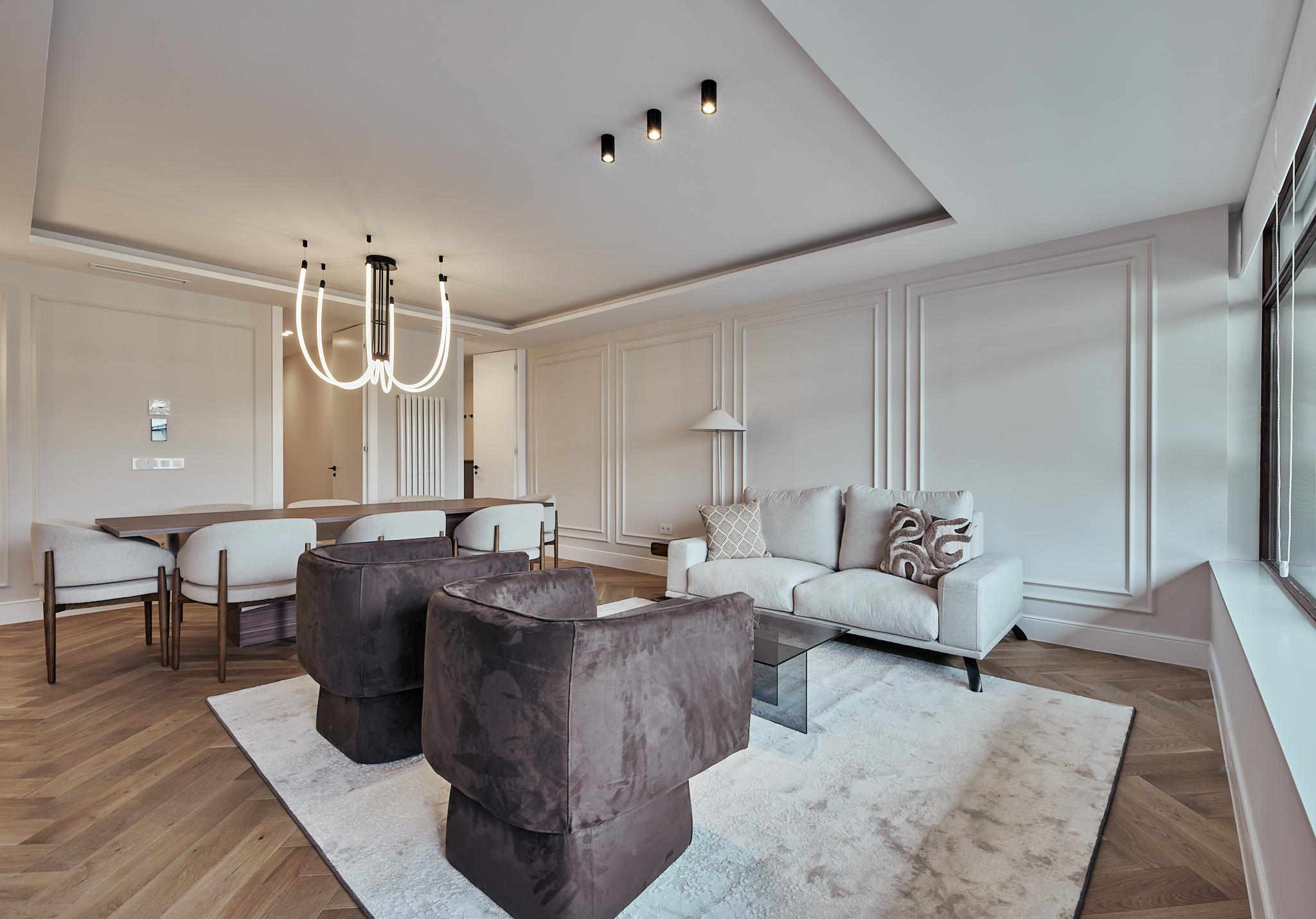 Luxury apartment in Castellana with excellent connectivity and refined city living