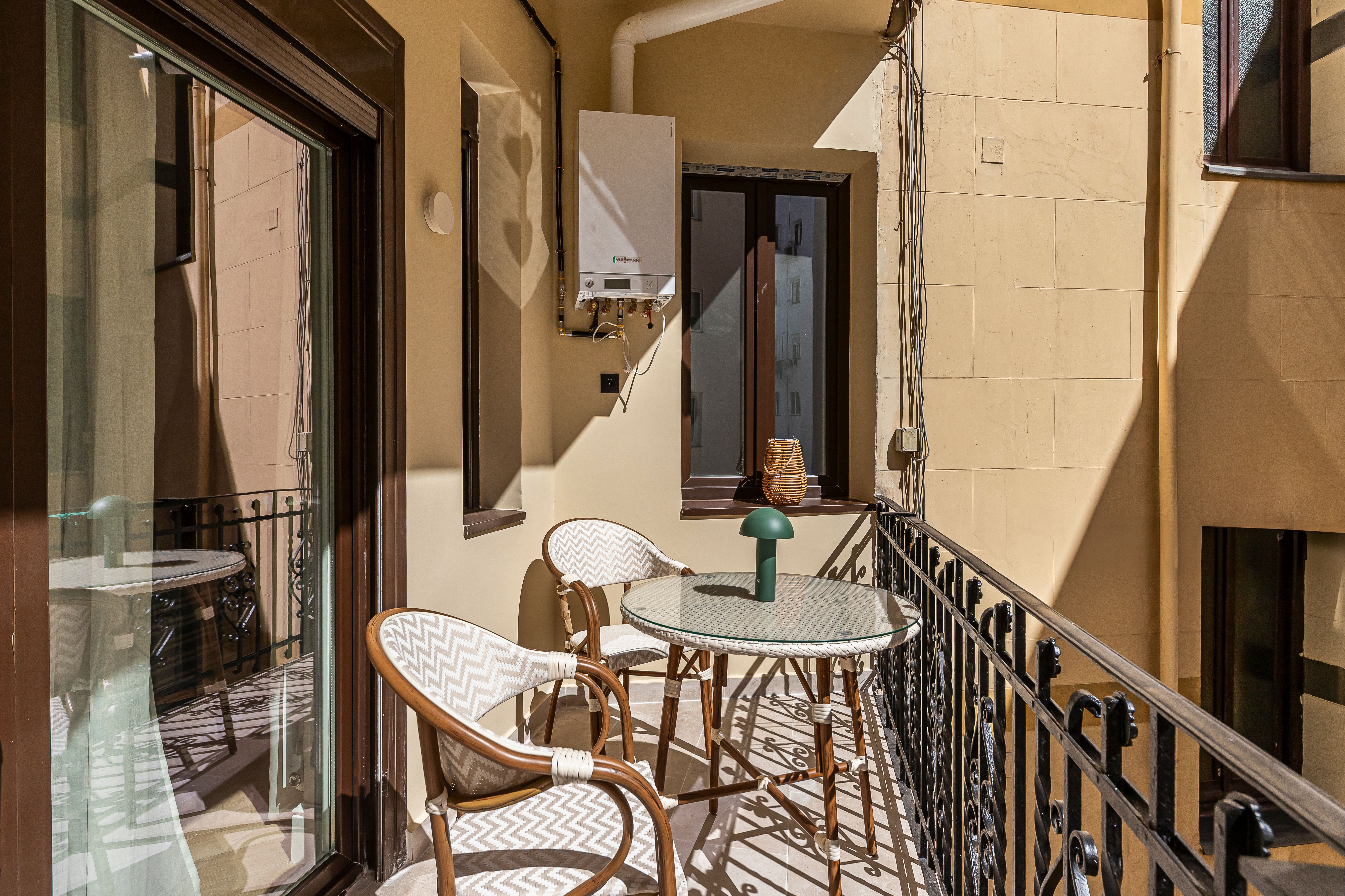 Luz en cuatro orientaciones y terraza privada en Lista