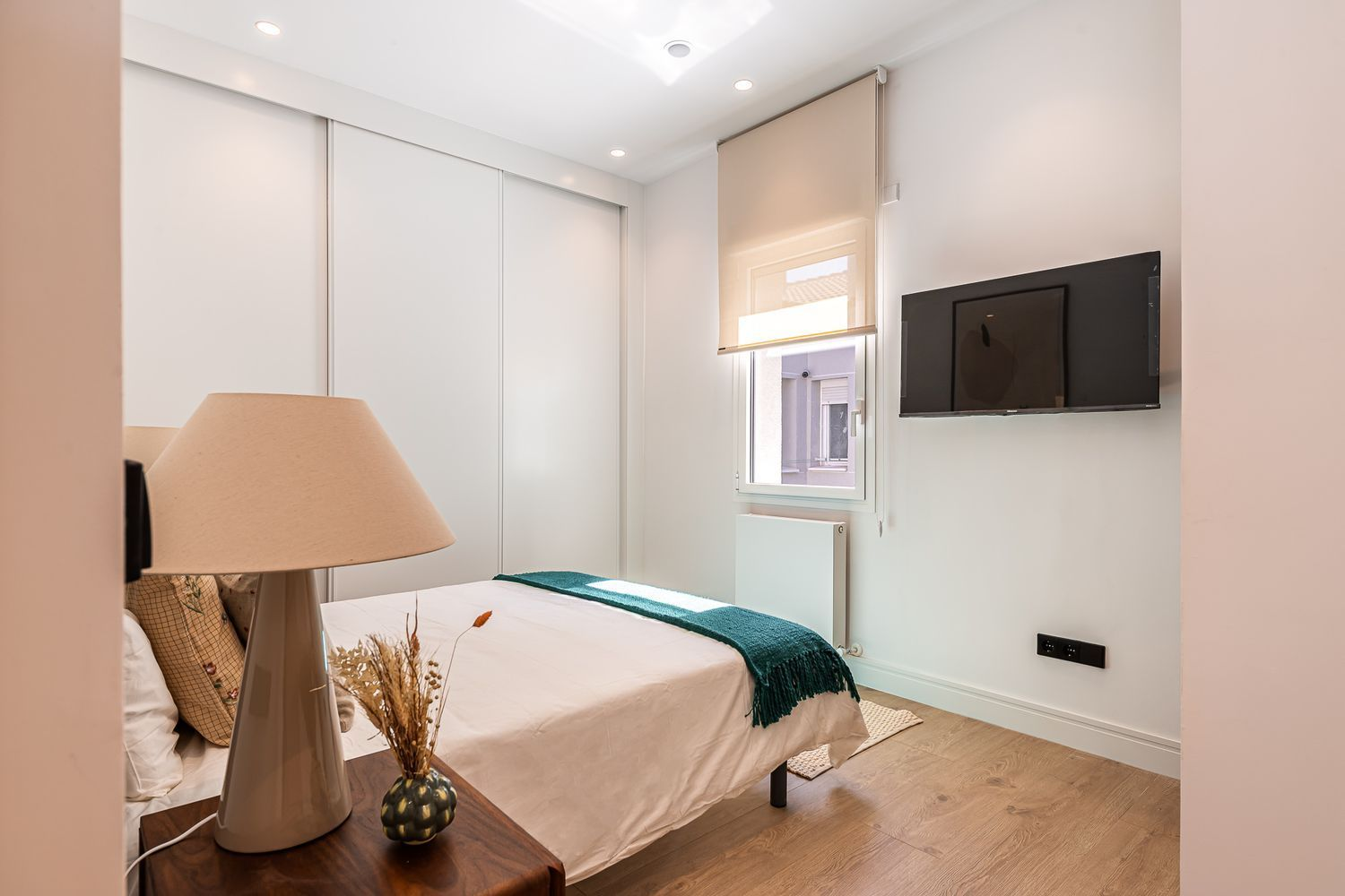 A bright and peaceful penthouse moments from Retiro Park