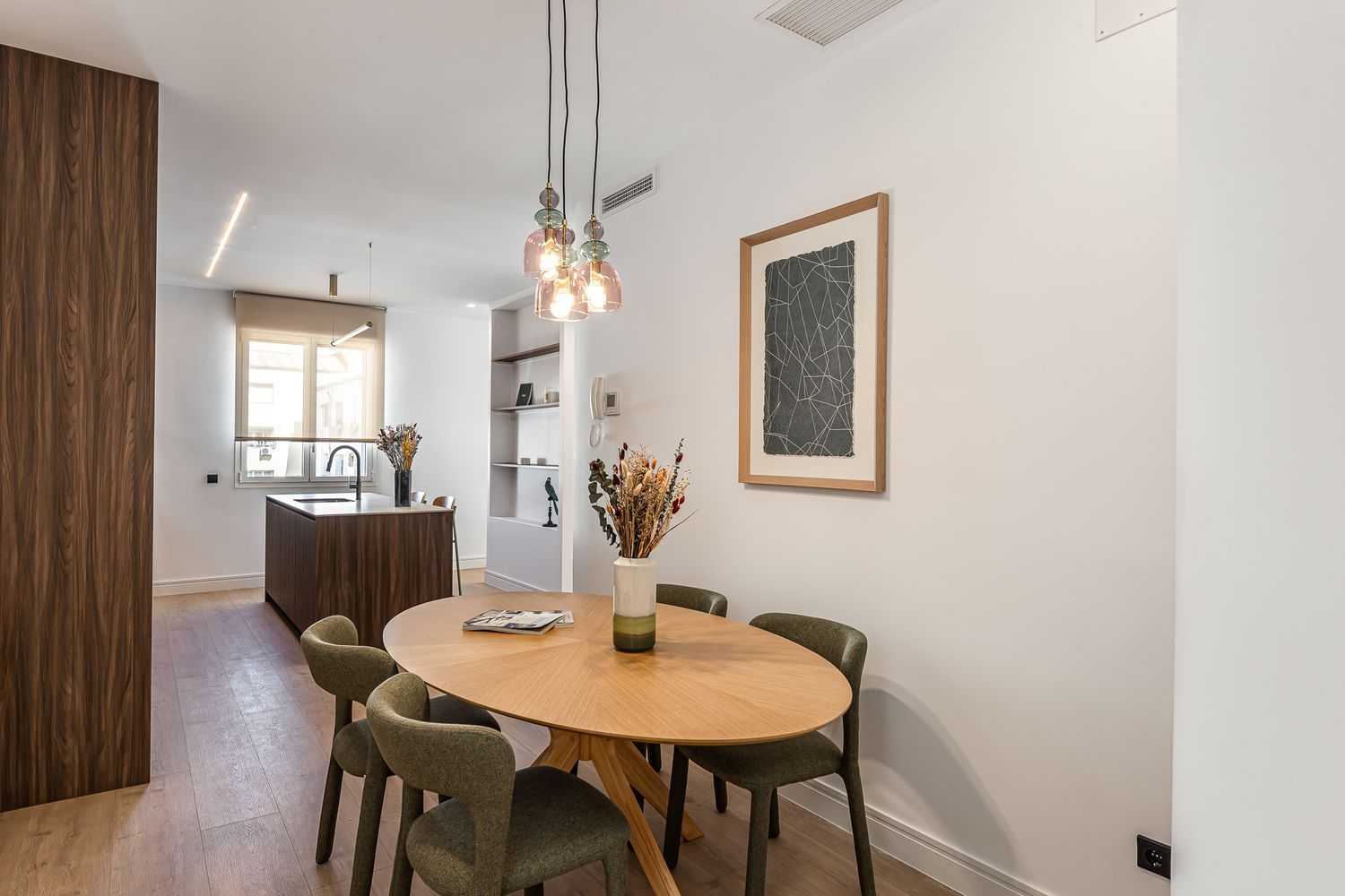 A bright and peaceful penthouse moments from Retiro Park