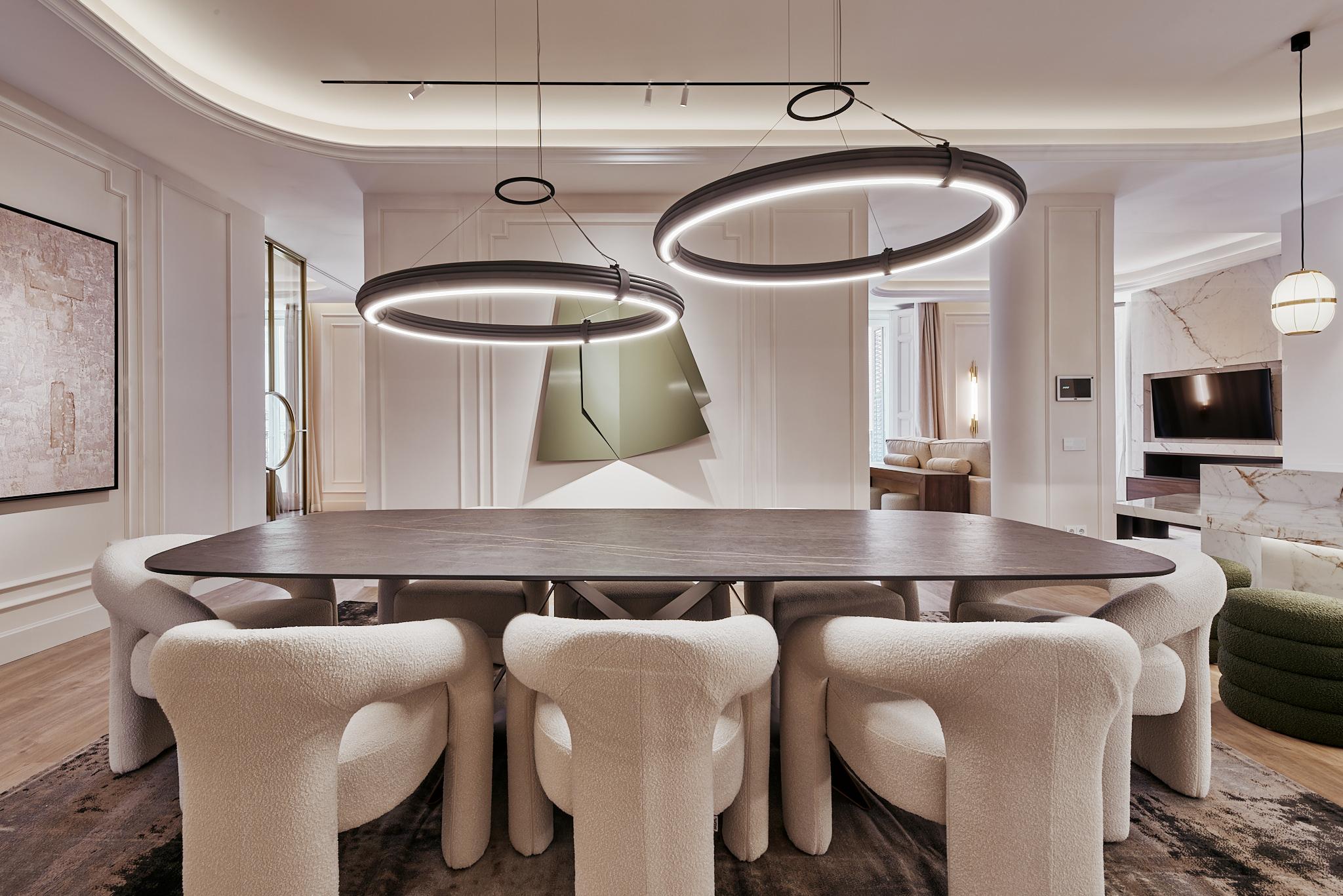 Luxury apartment in Justicia with four suites, dressing rooms and a historic building