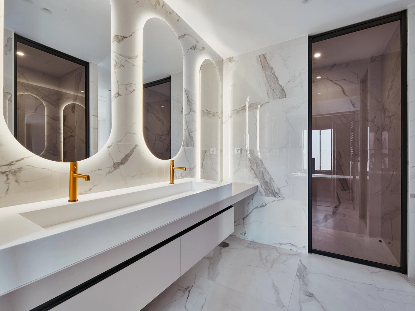 Amplitud residencial y garaje en Castellana