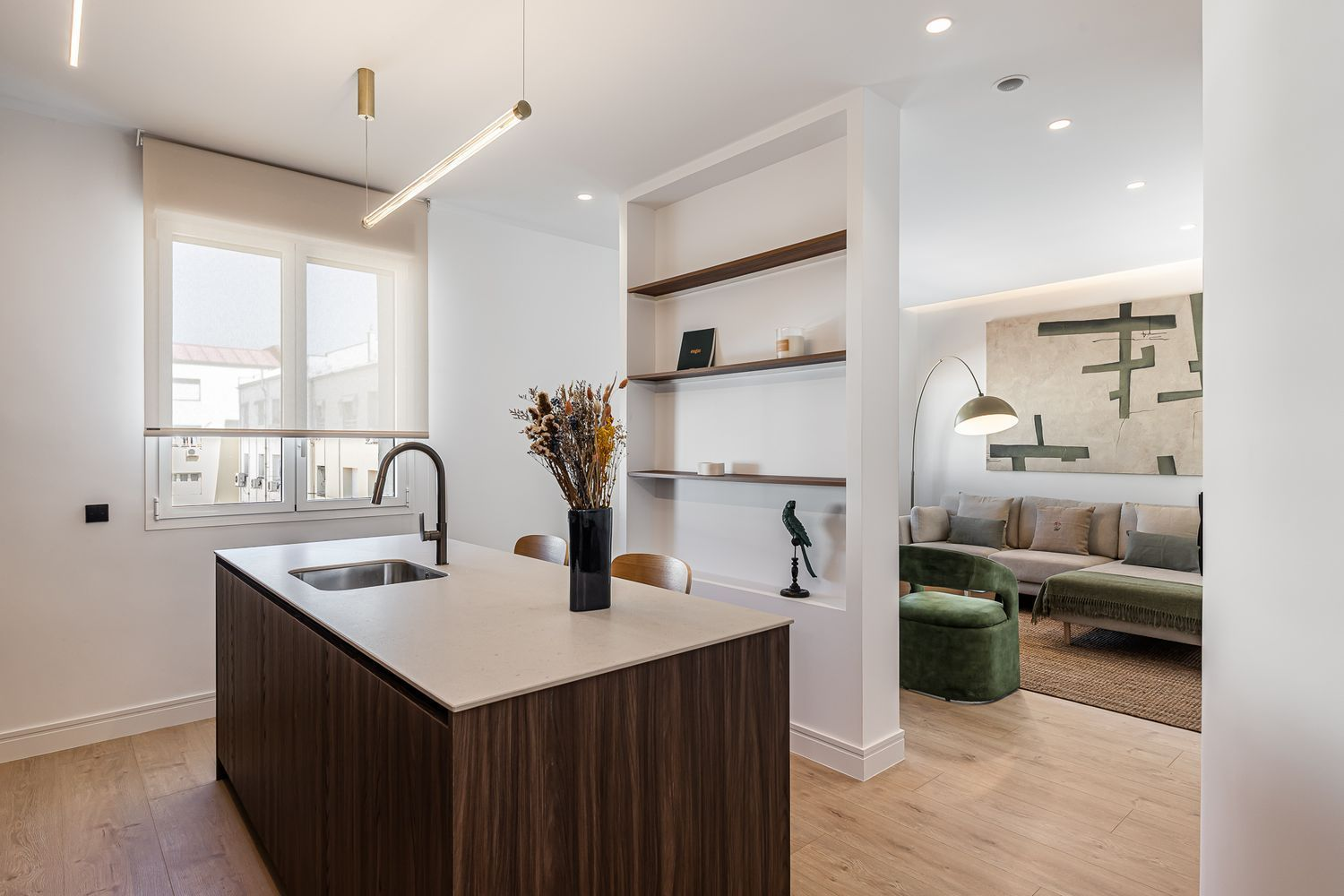 A bright and peaceful penthouse moments from Retiro Park