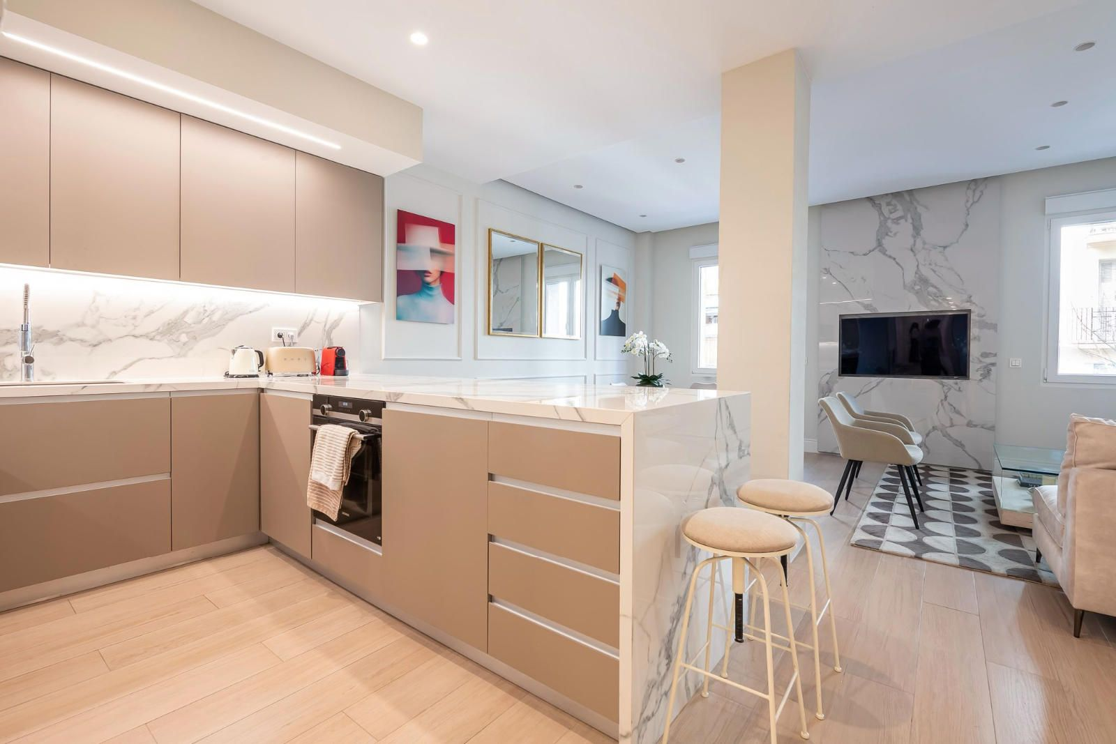 A contemporary residence designed for effortless living in Recoletos