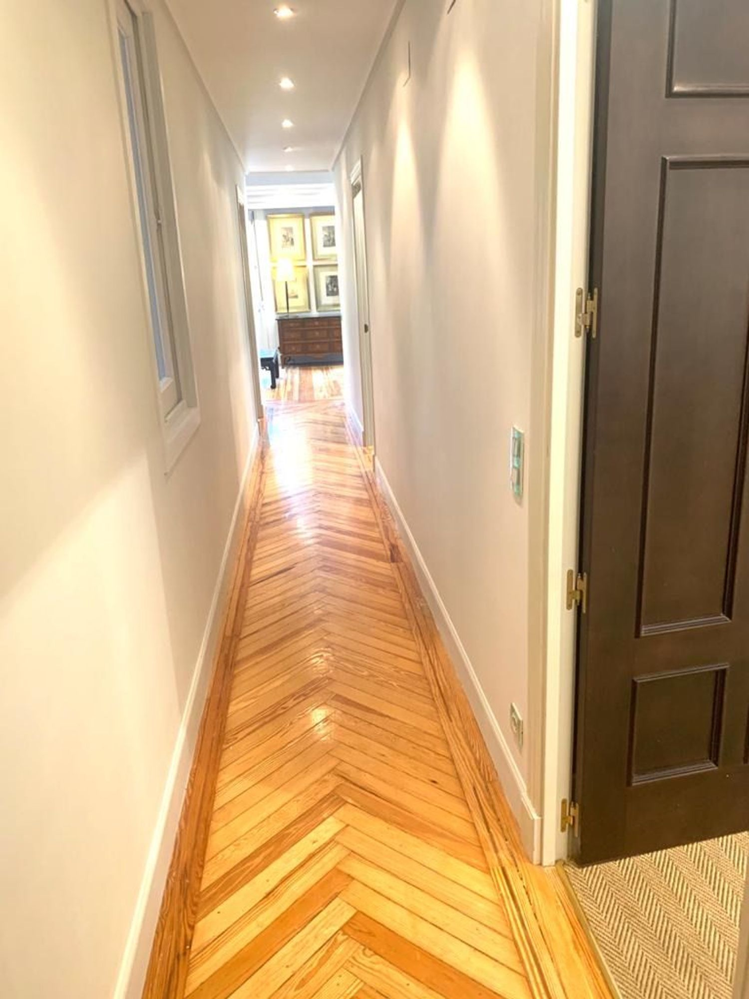 A timeless residence with refined city energy in the heart of Recoletos