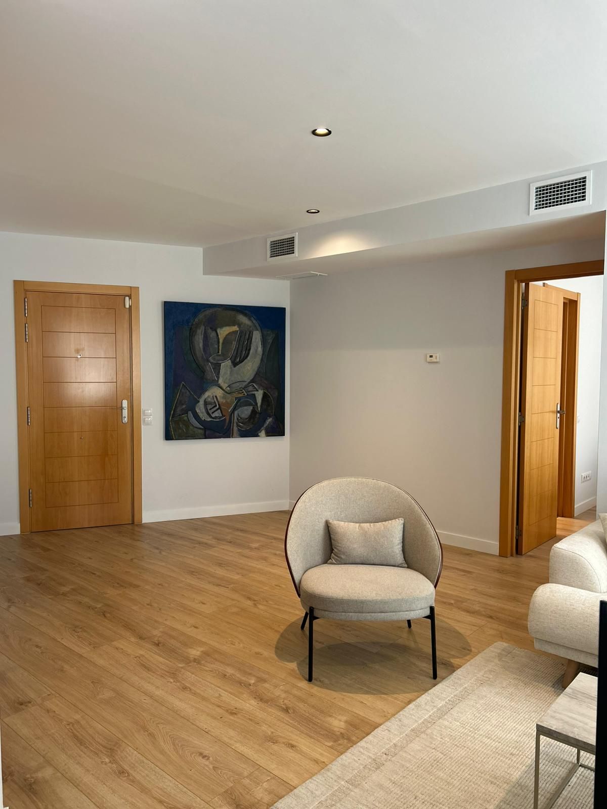 Una vivienda eficiente con garaje privado en Goya
