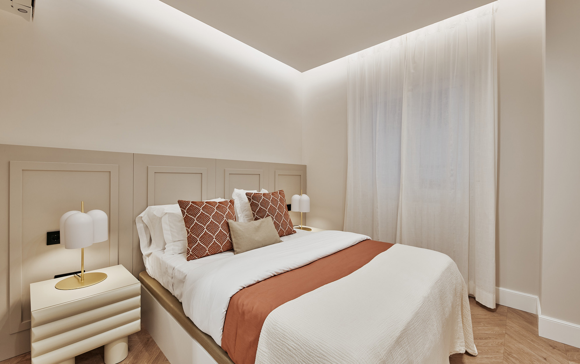 The comfort of having a terrace and private parking in Lista