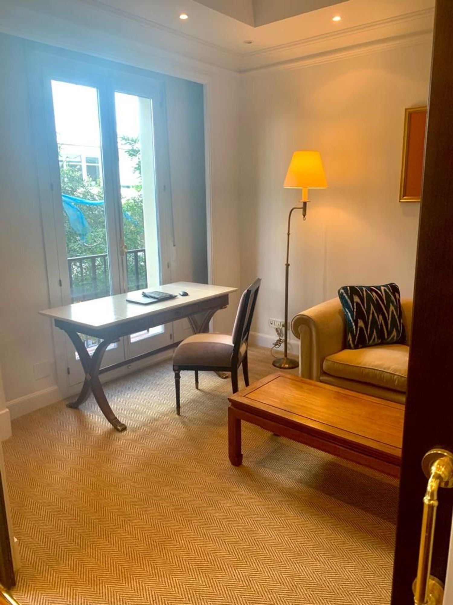 A timeless residence with refined city energy in the heart of Recoletos