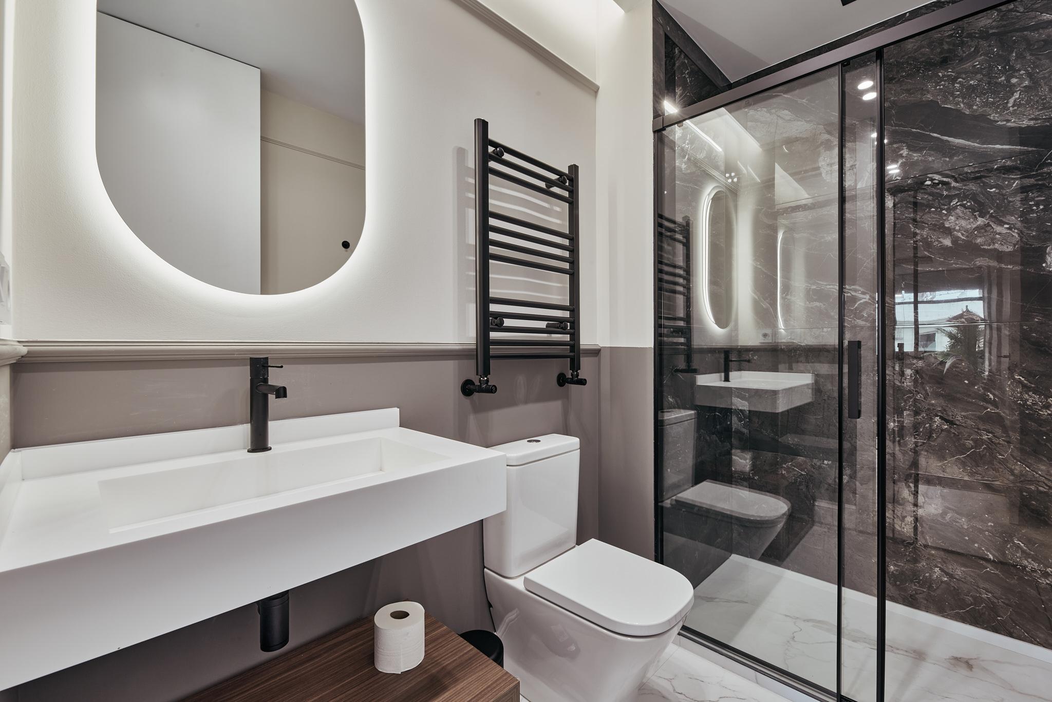 Luxury apartment in Castellana with excellent connectivity and refined city living