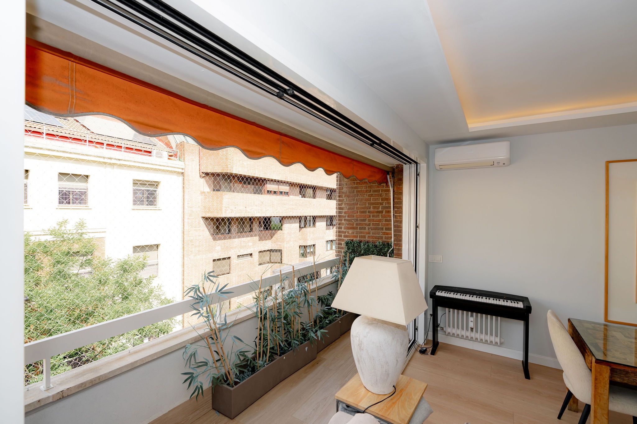 Terraza, garaje y vida exterior en Almagro
