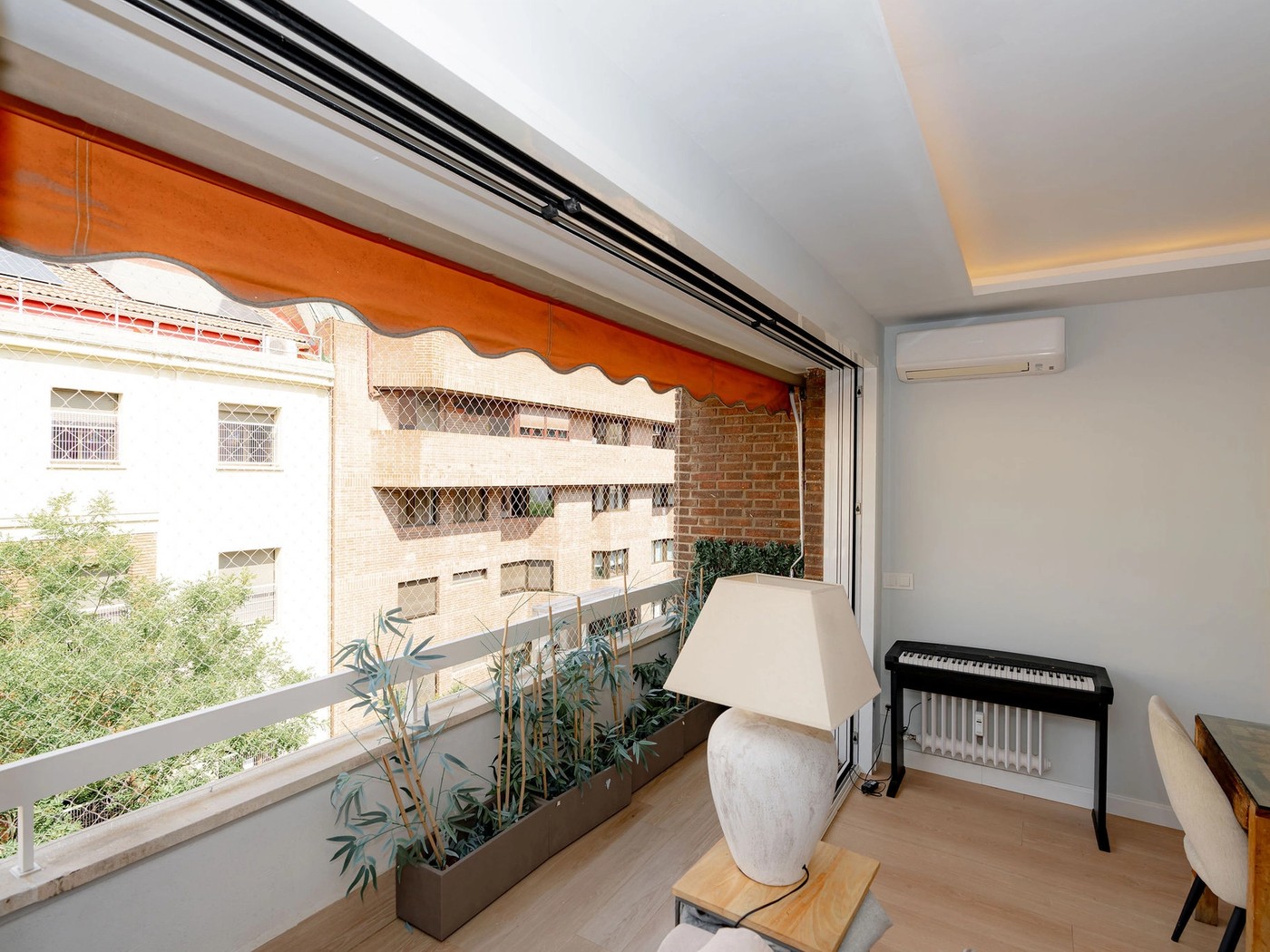 Terraza, garaje y vida exterior en Almagro