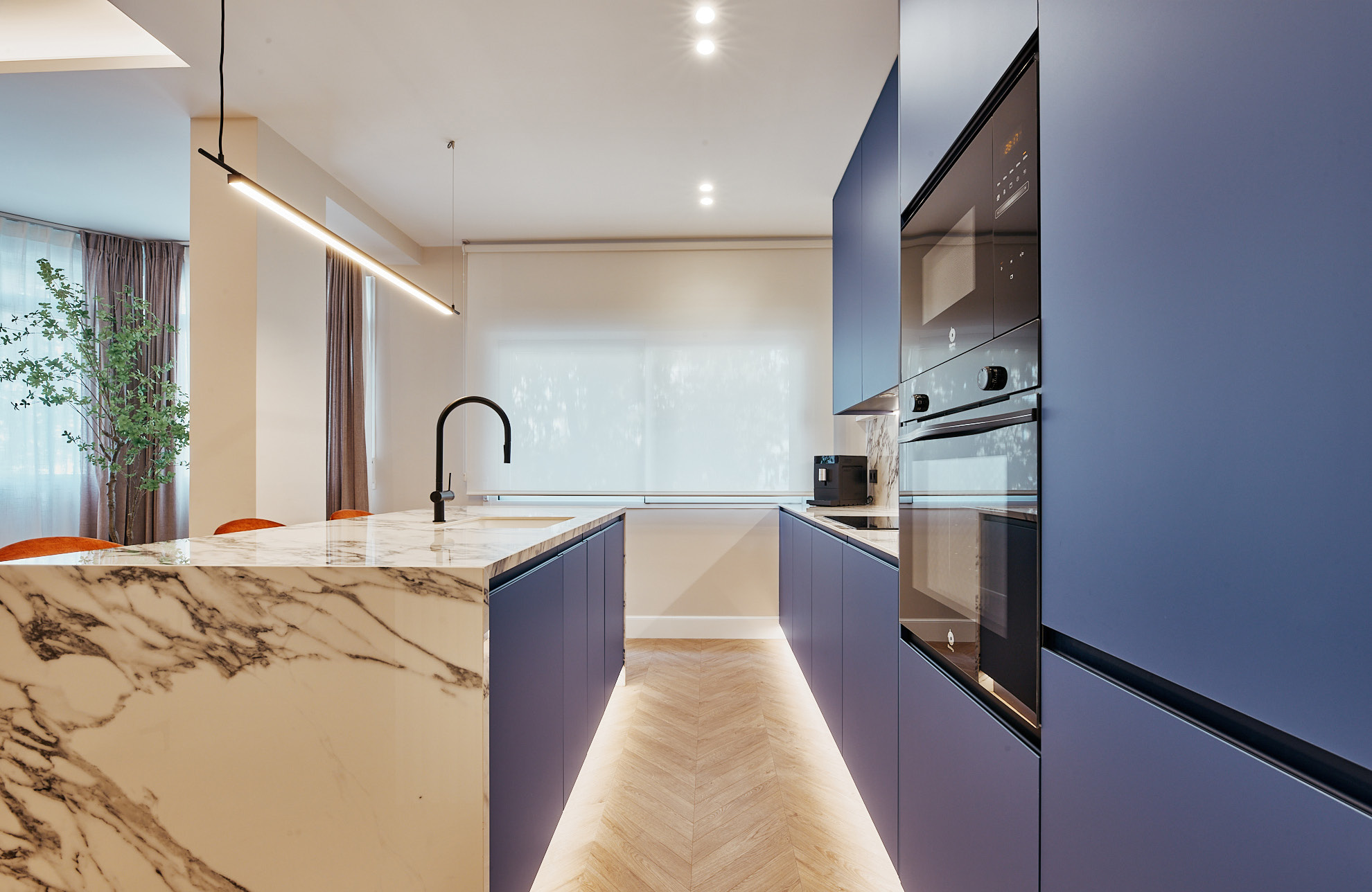 The comfort of having a terrace and private parking in Lista