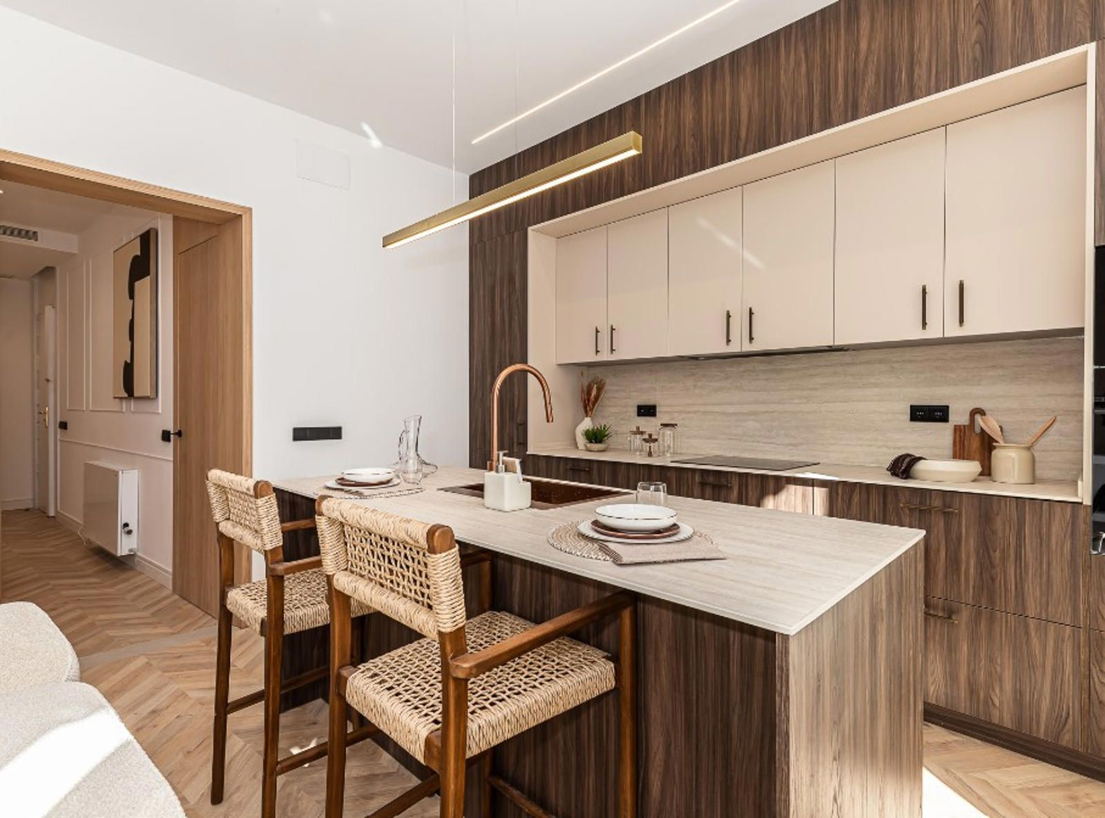 The creative energy of Justicia in a bright contemporary residence