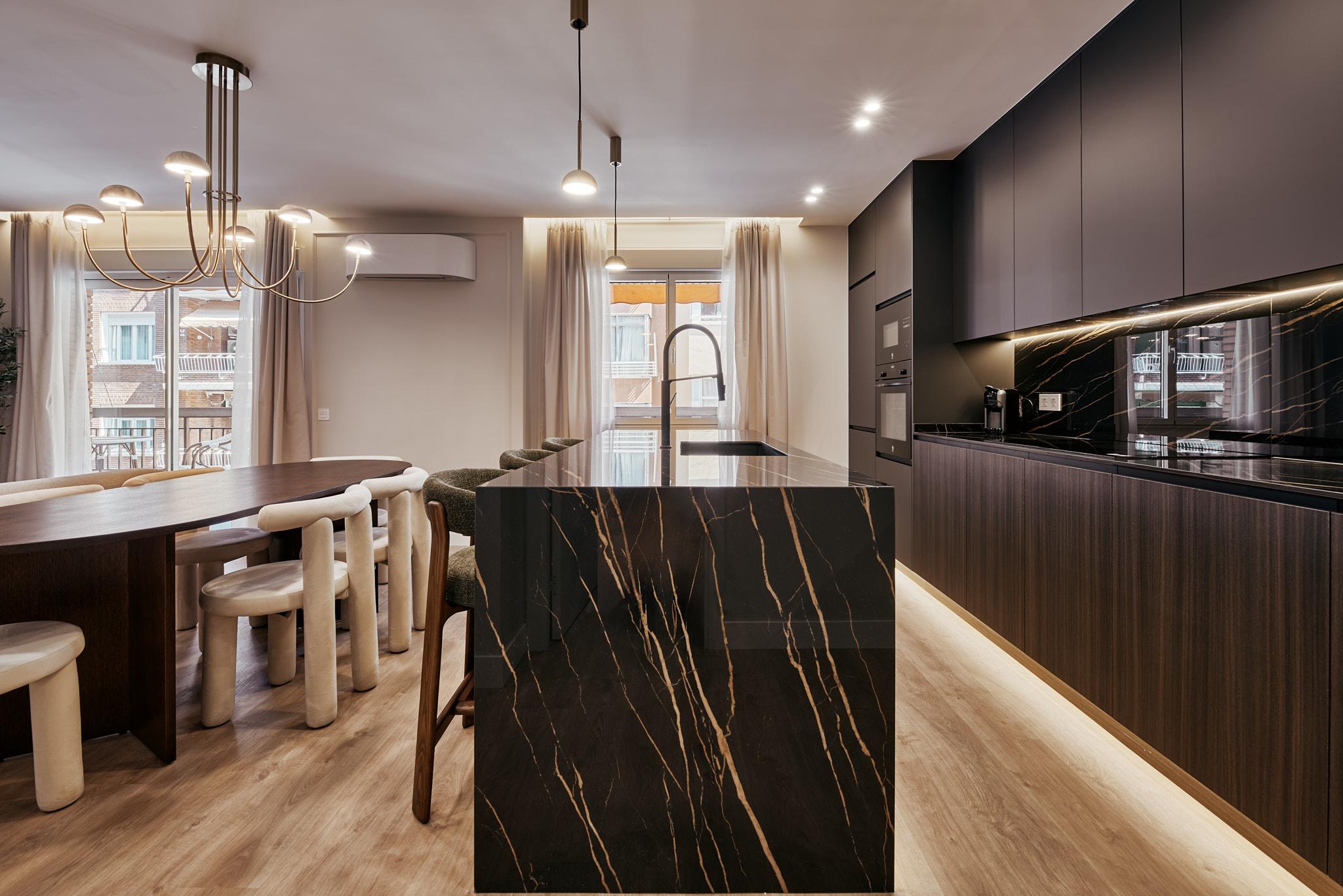 Terraza, garaje y tres dormitorios en Lista