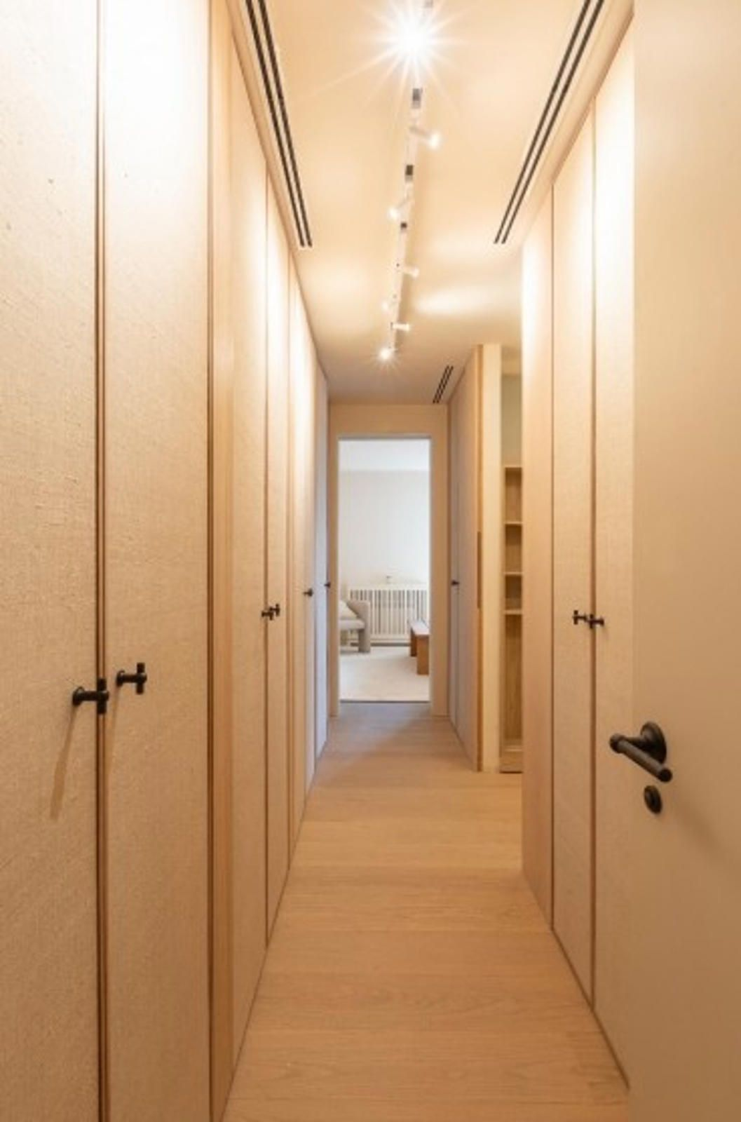Spacious living, private terrace and refined city life in Castellana’s most elegant setting