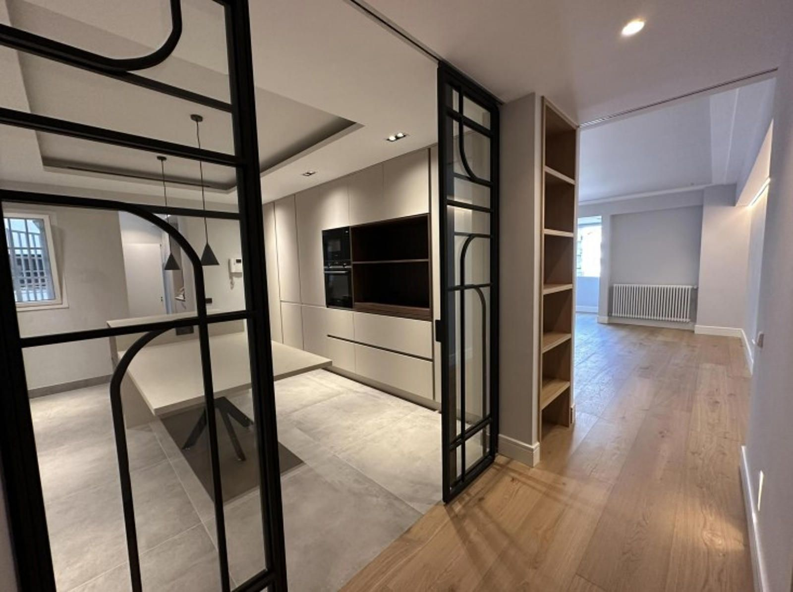 A contemporary Guindalera renovation designed for elevated family living