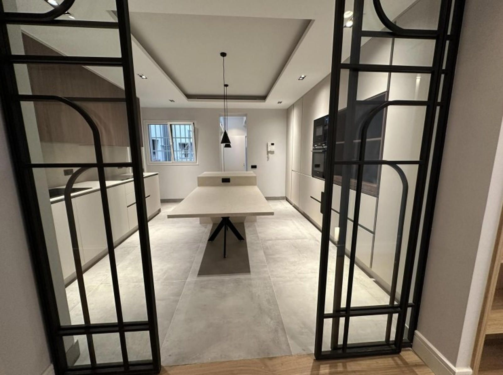 A contemporary Guindalera renovation designed for elevated family living