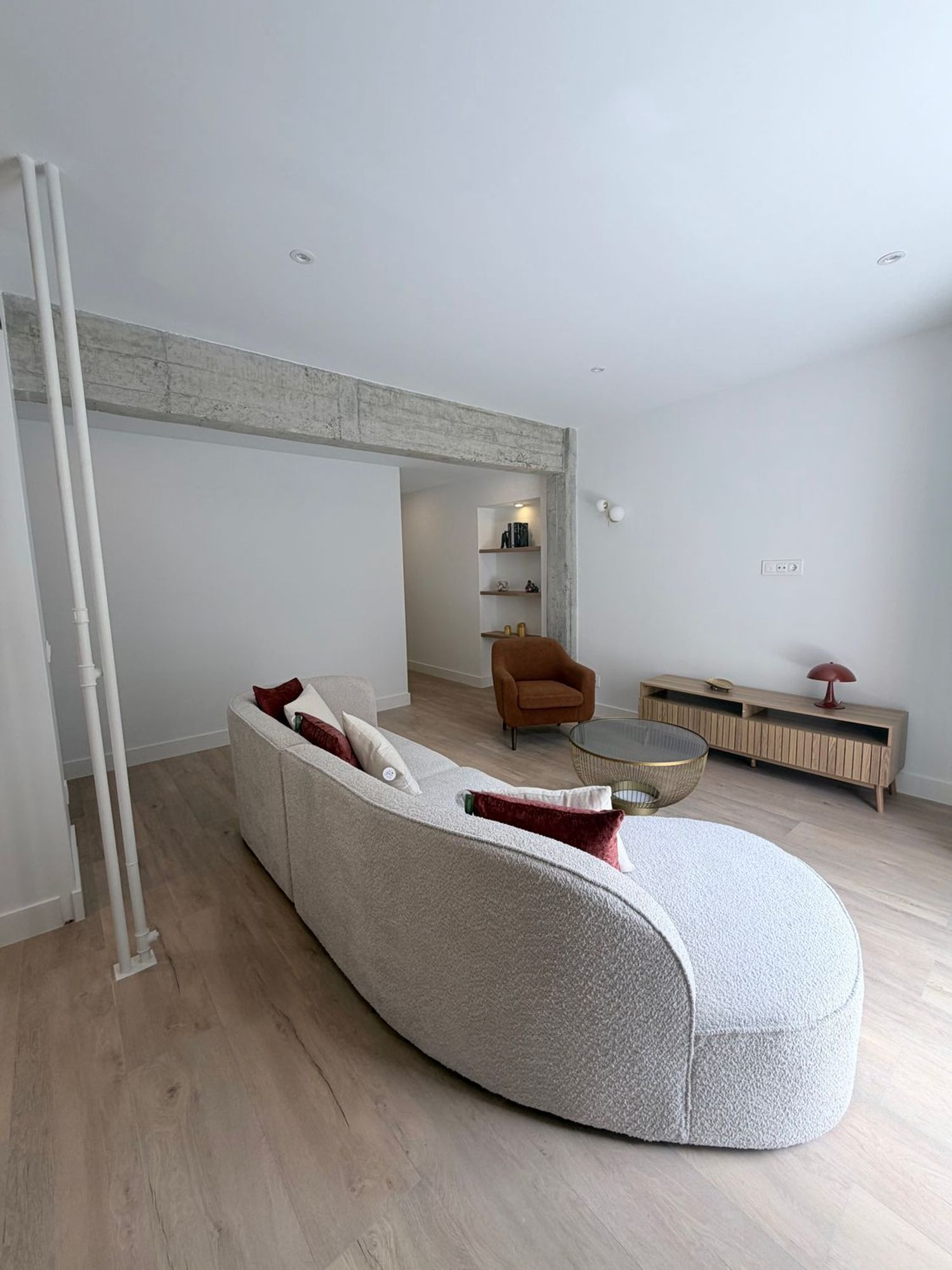 Three en-suite bedrooms and warm natural light in residential Trafalgar