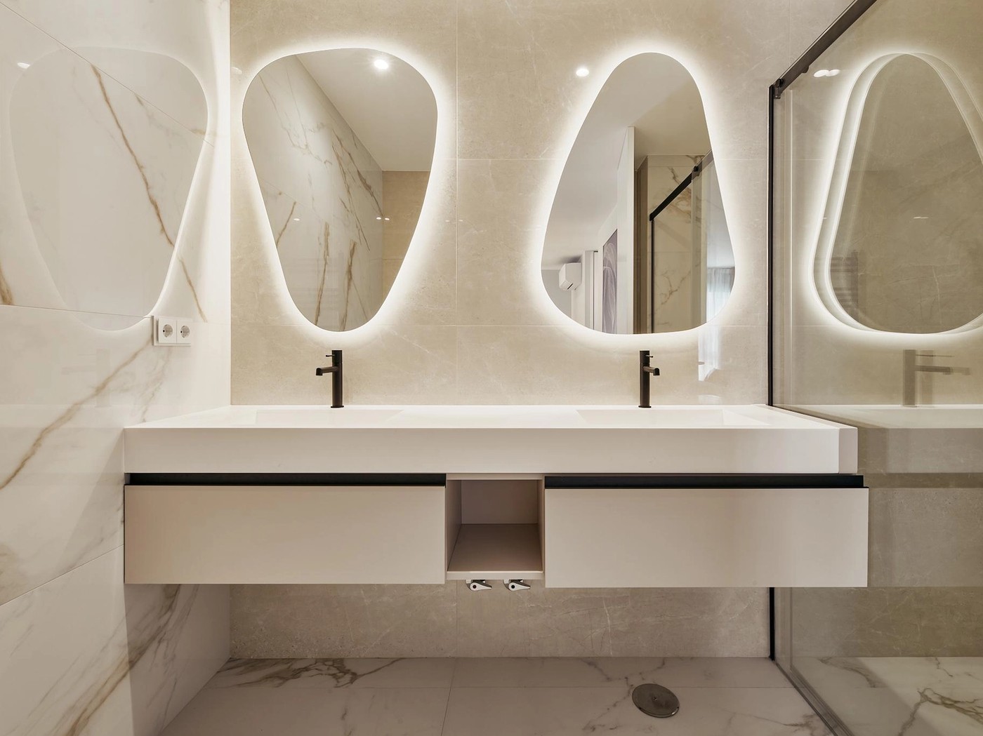 Amplitud residencial y garaje en Castellana