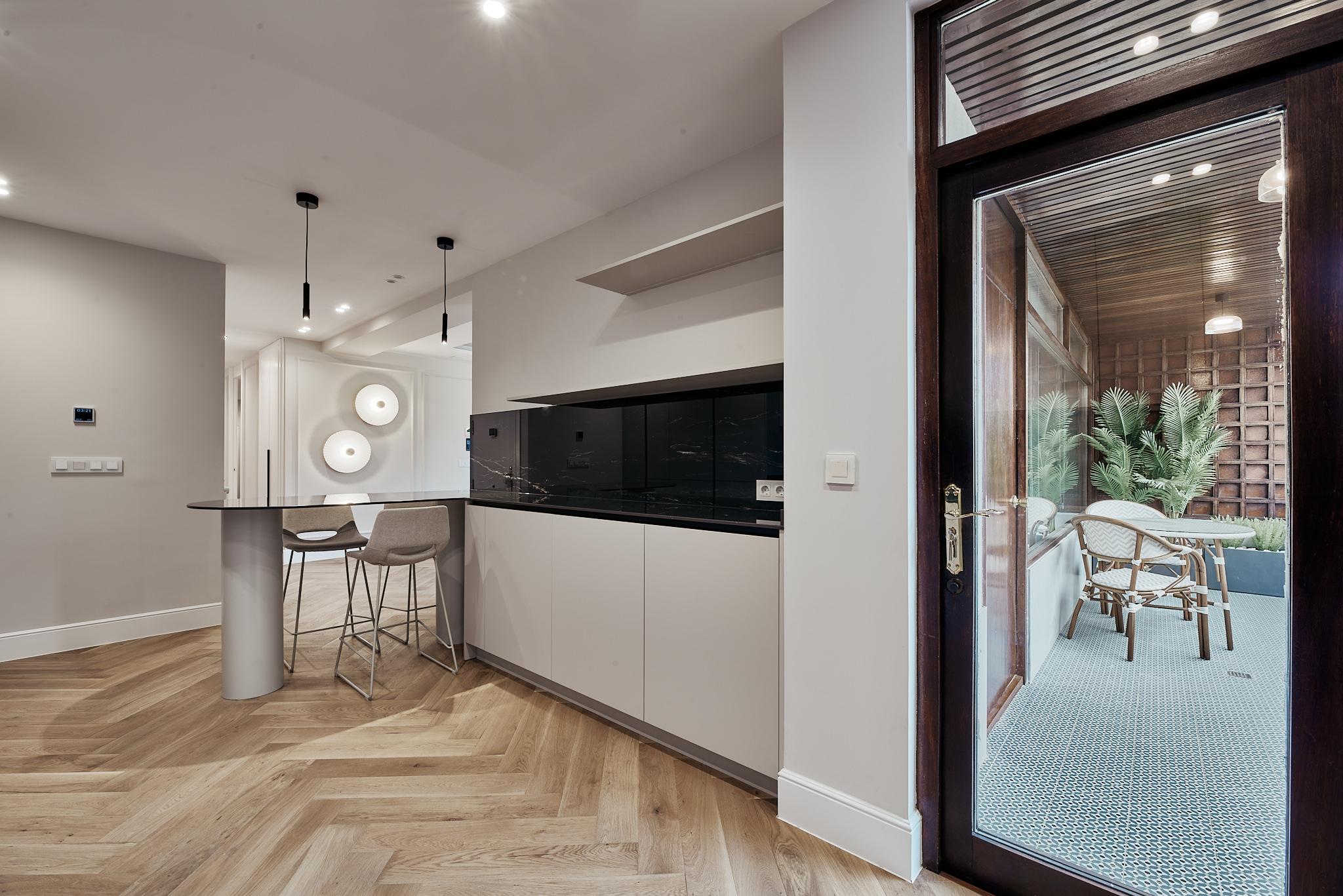 Luxury apartment in Castellana with excellent connectivity and refined city living