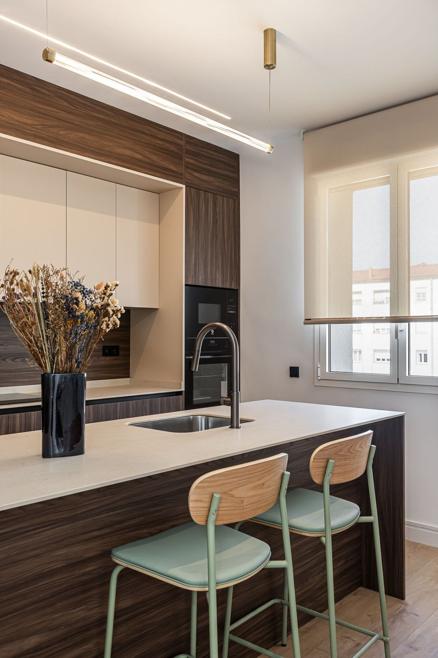 A bright and peaceful penthouse moments from Retiro Park
