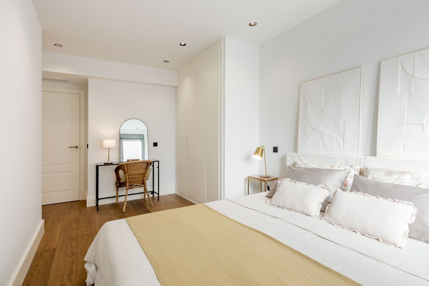 Generous living spaces and seamless outdoor living in one of Salamanca’s finest areas