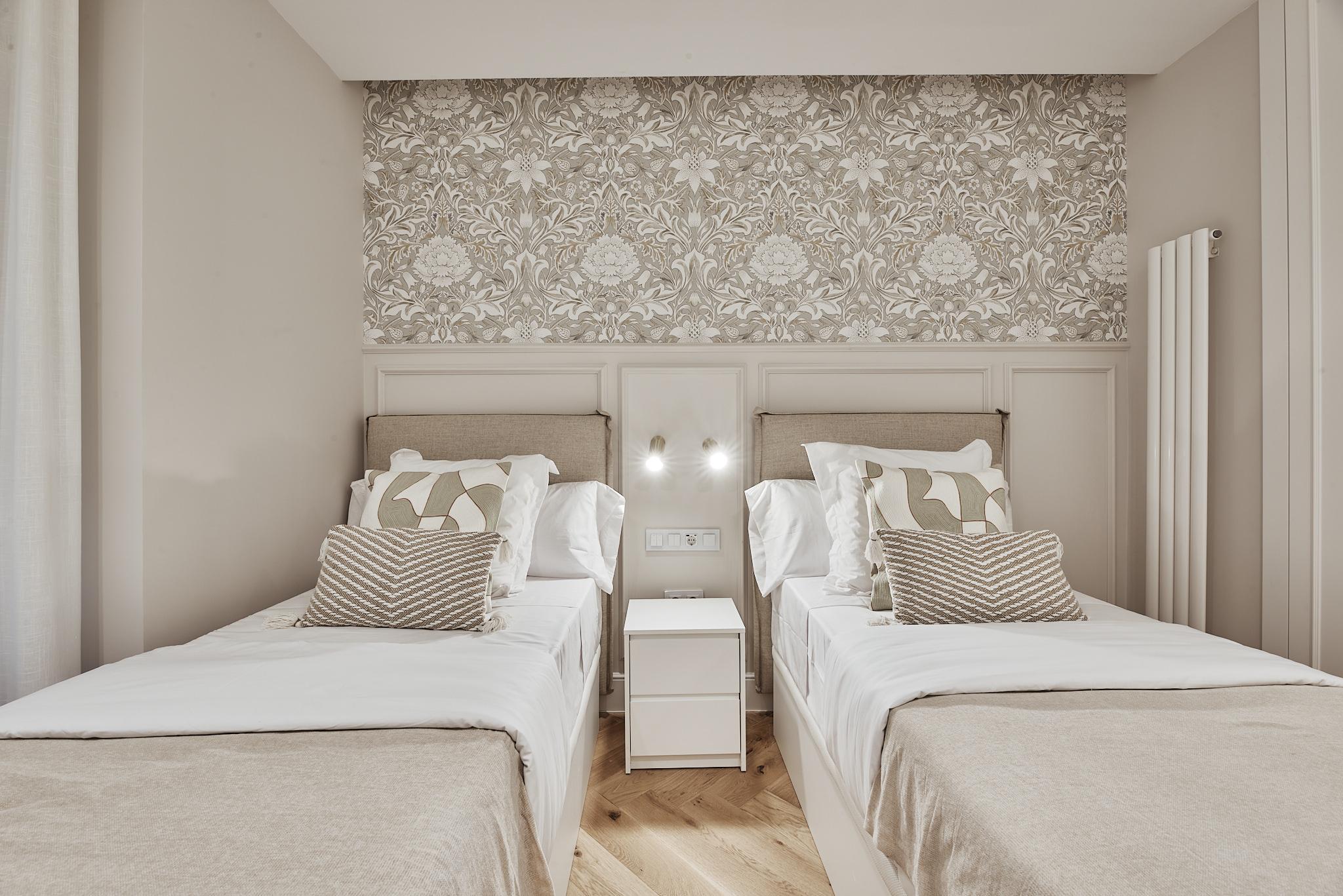 Luxury apartment in Castellana with excellent connectivity and refined city living