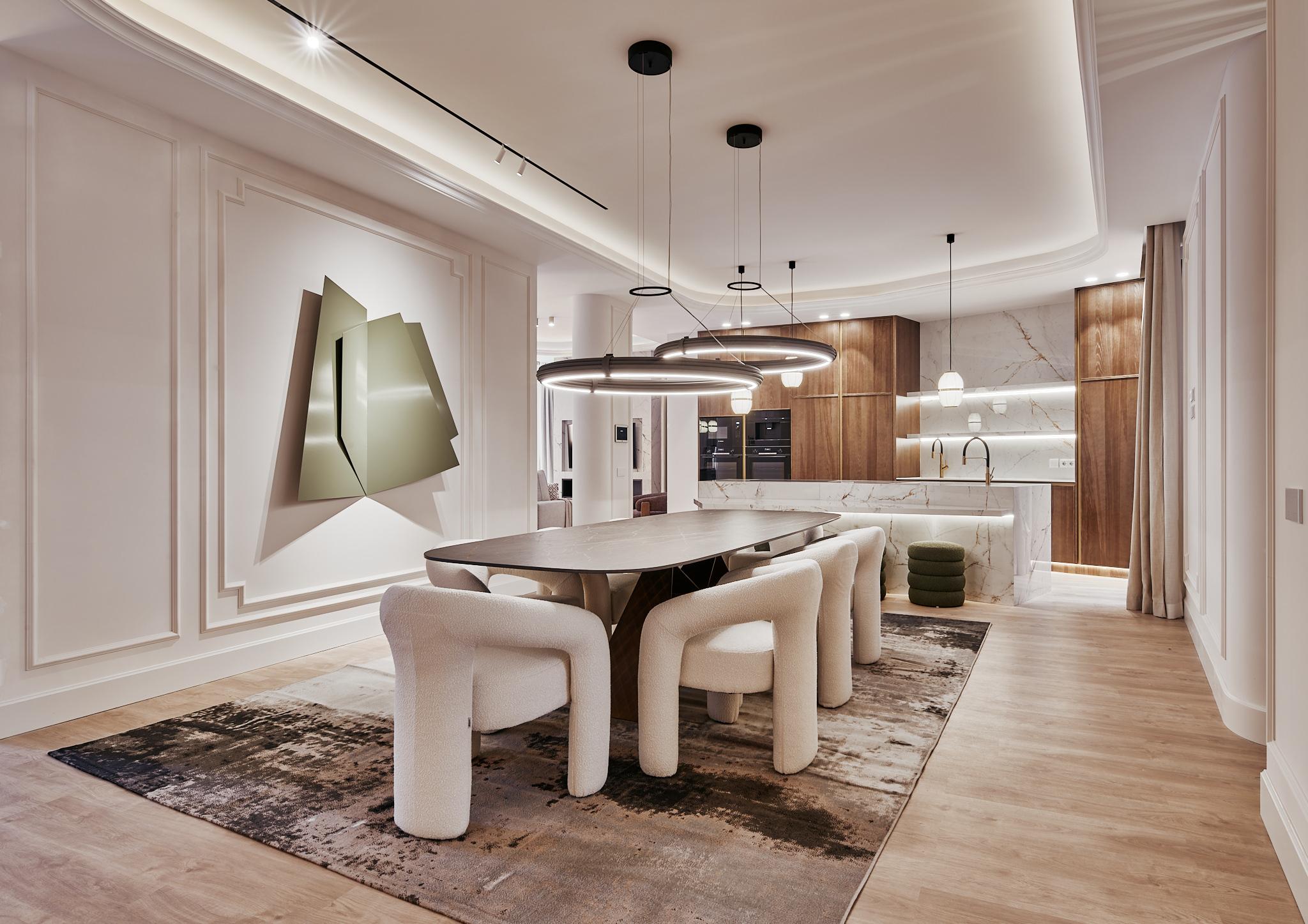 Luxury apartment in Justicia with four suites, dressing rooms and a historic building
