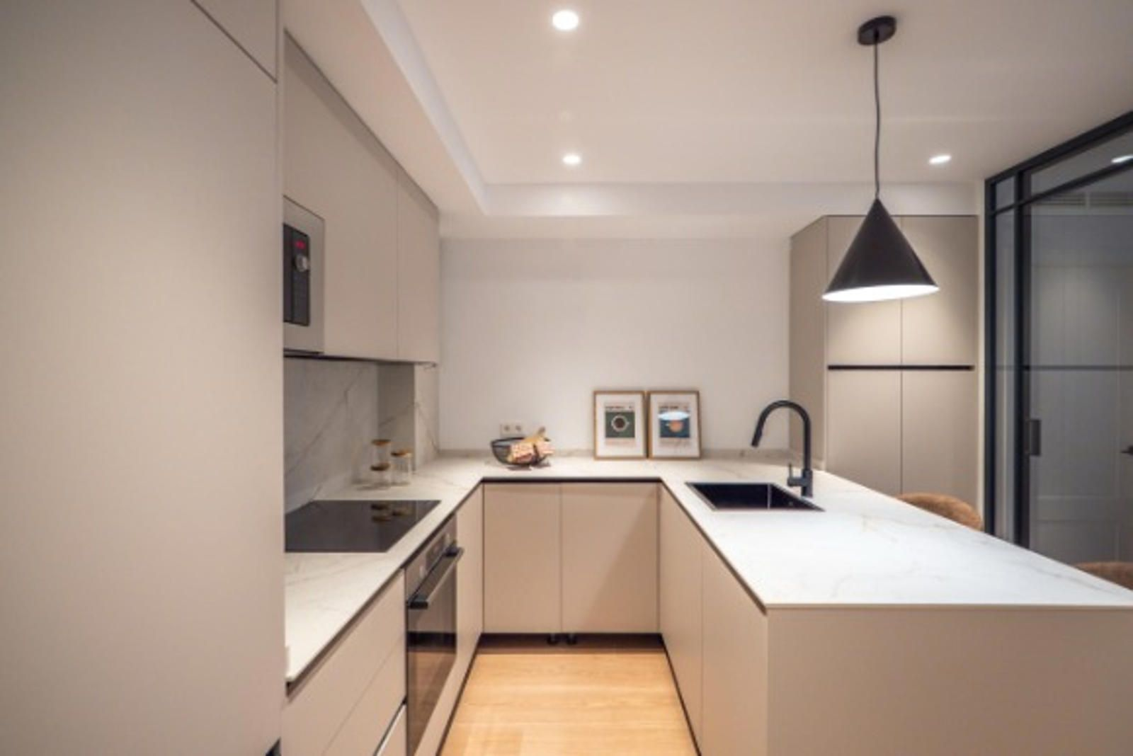 Renovated apartment in Cuatro Caminos with three bedrooms and premium finishes