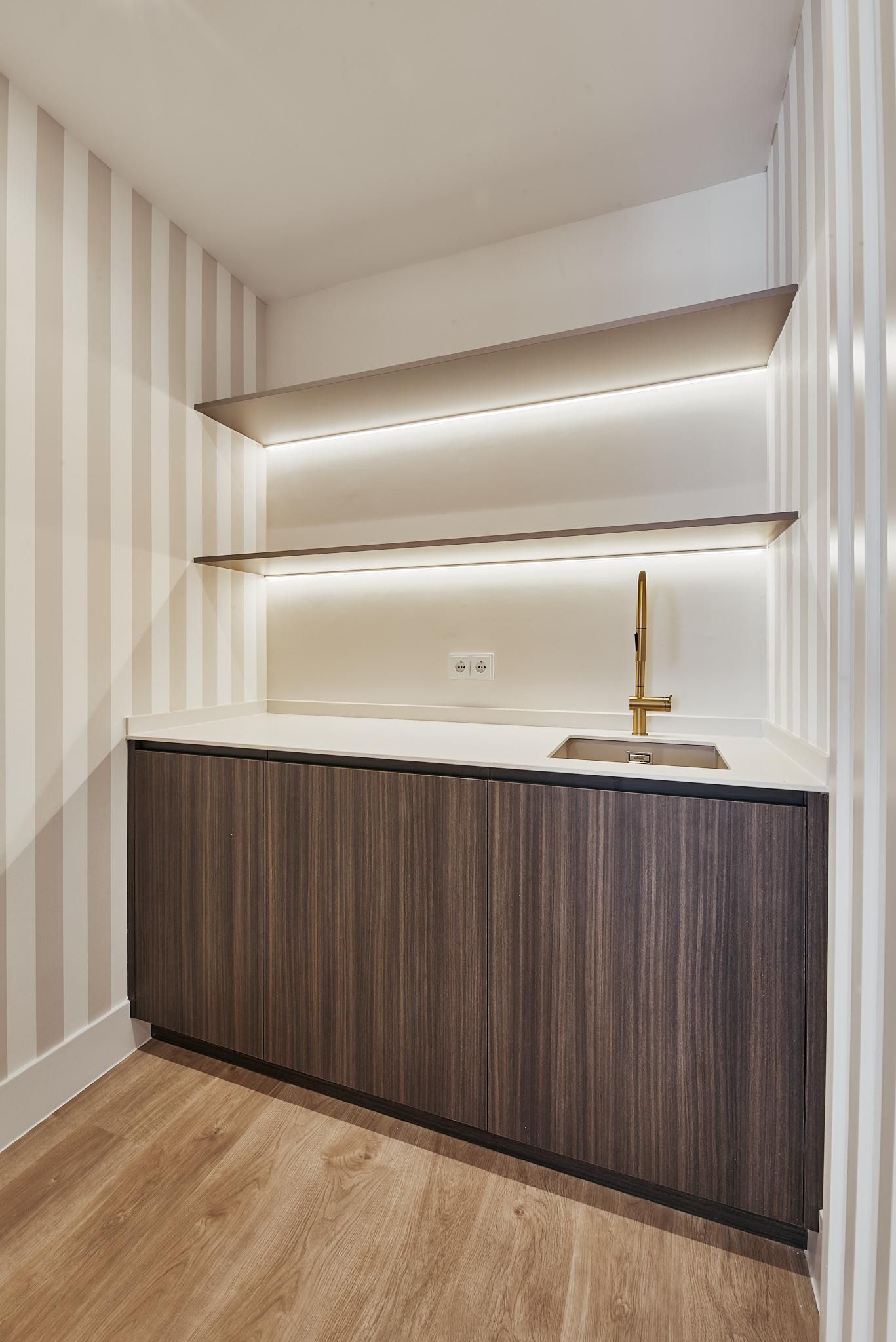 Amplitud residencial y garaje en Castellana