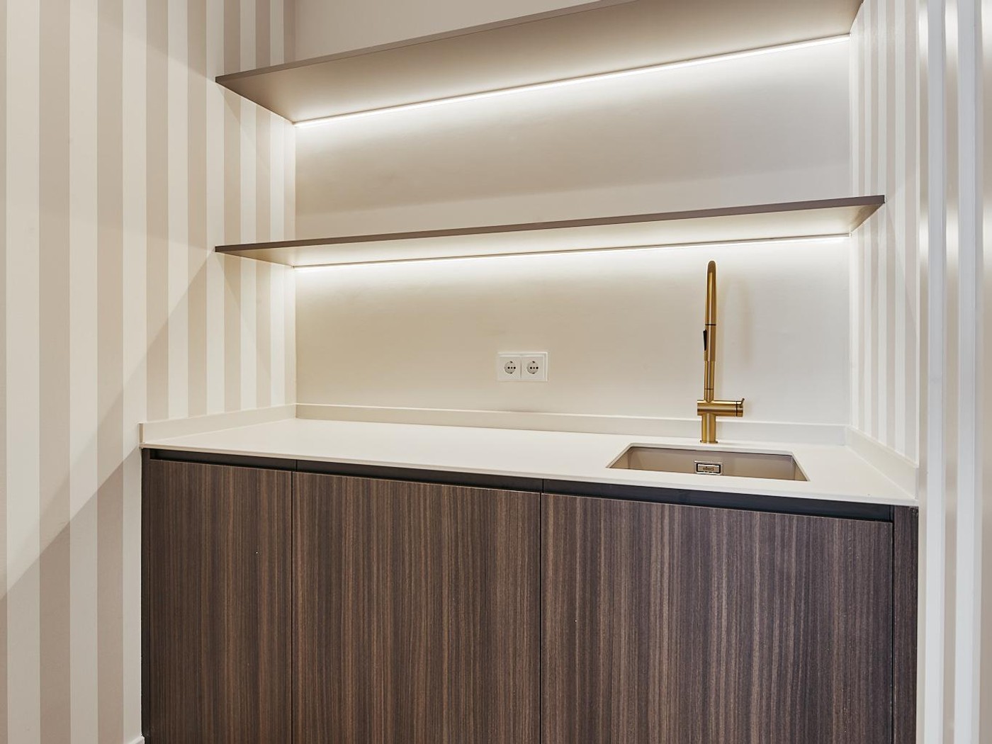 Amplitud residencial y garaje en Castellana