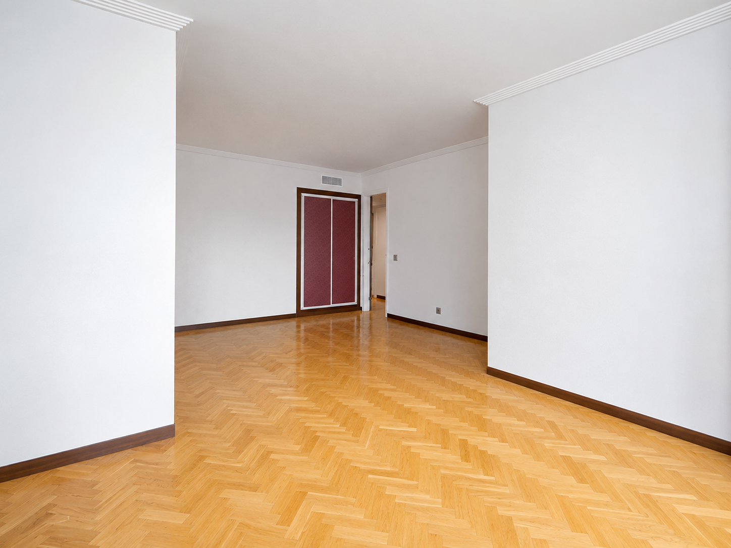 Height, natural light and private parking in Retiro