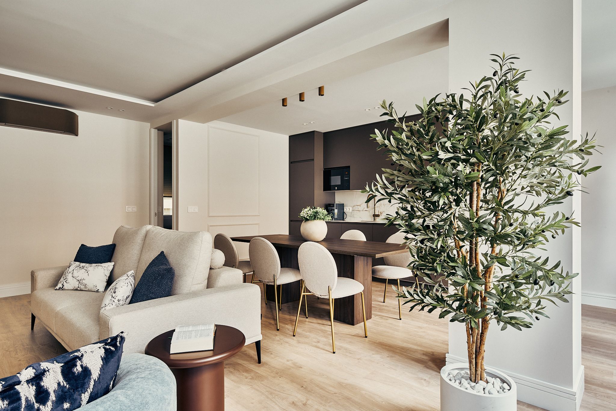 Exclusive Lista property with three bedrooms and a fully equipped kitchen
