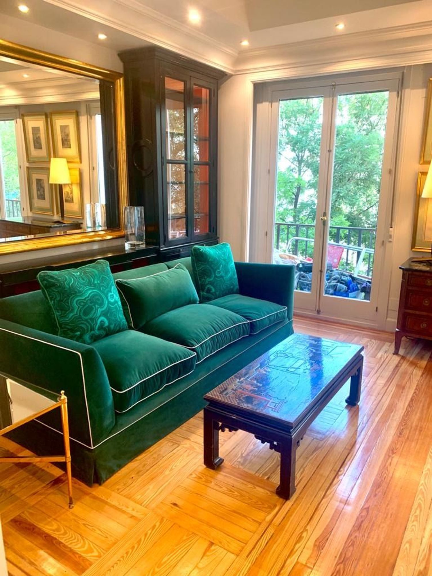 A timeless residence with refined city energy in the heart of Recoletos