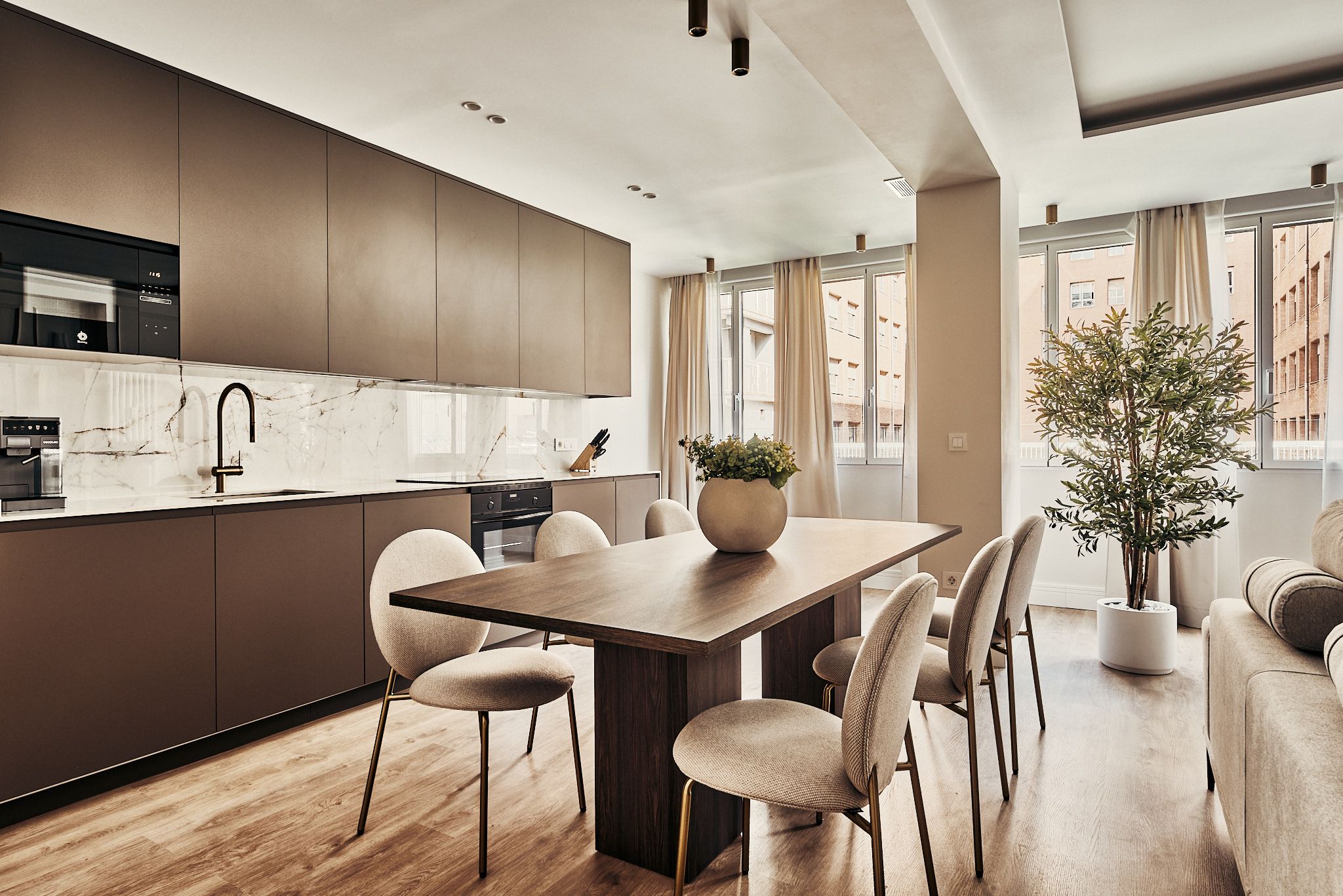 Exclusive Lista property with three bedrooms and a fully equipped kitchen