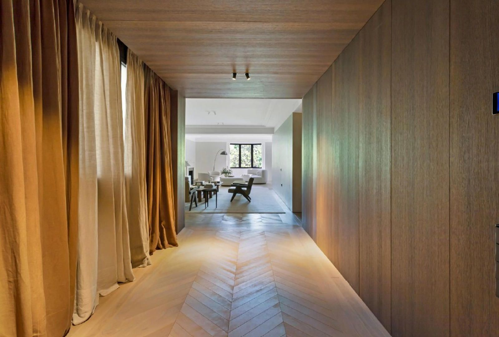 Residencia de 381 m² junto al Retiro con escala señorial