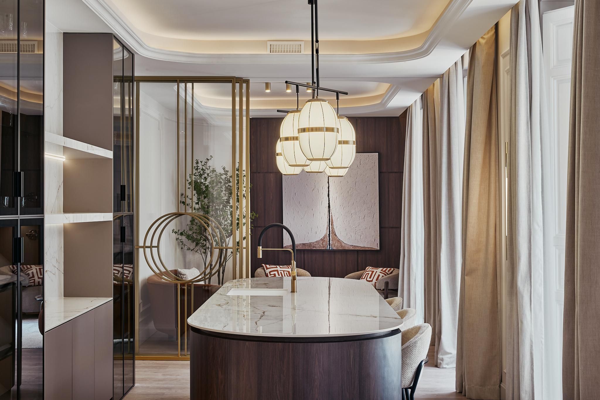 Luxury apartment in Justicia with four suites, dressing rooms and a historic building