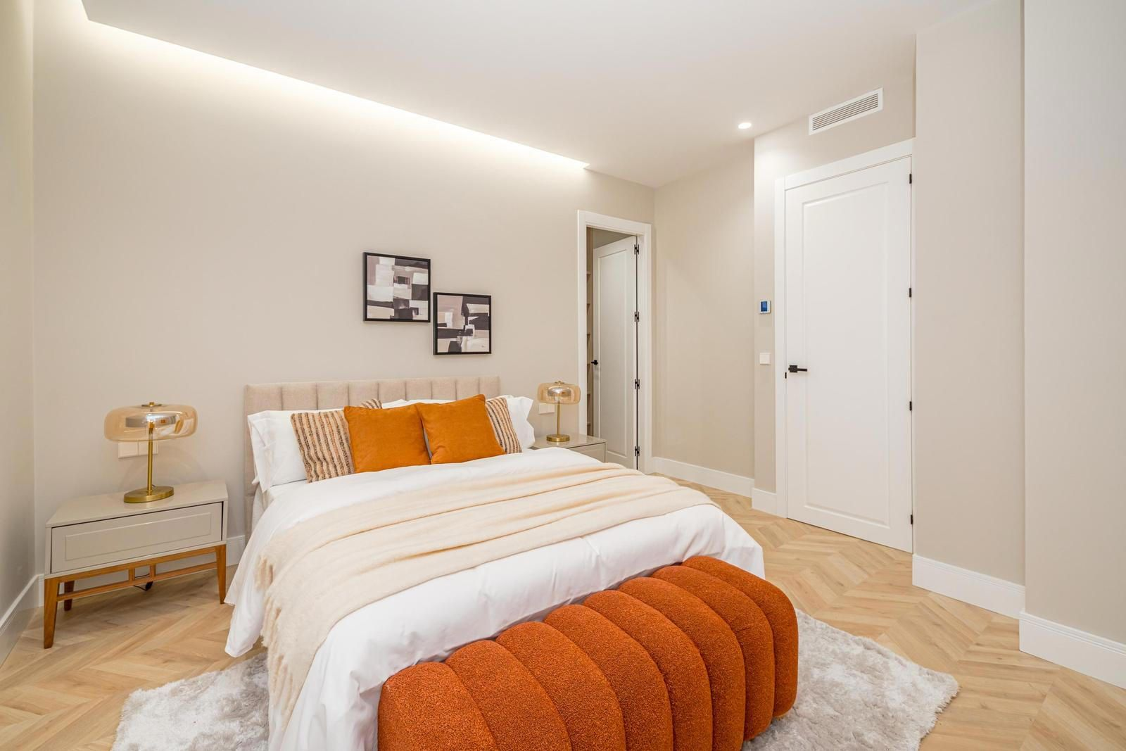 Morning light and generous proportions in Castellana’s most refined residential setting