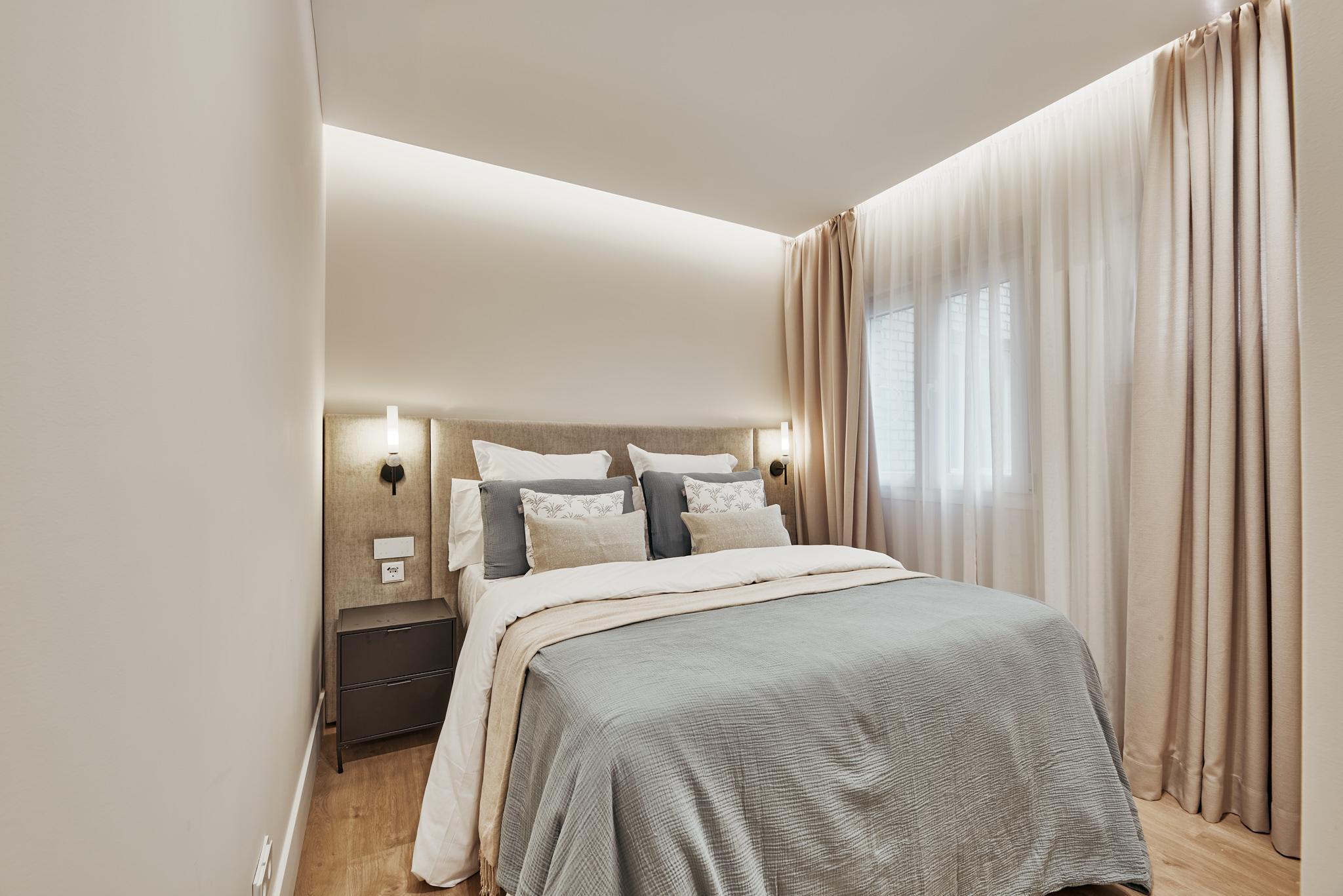 The light of a sixth-floor residence with the scale of a true family home