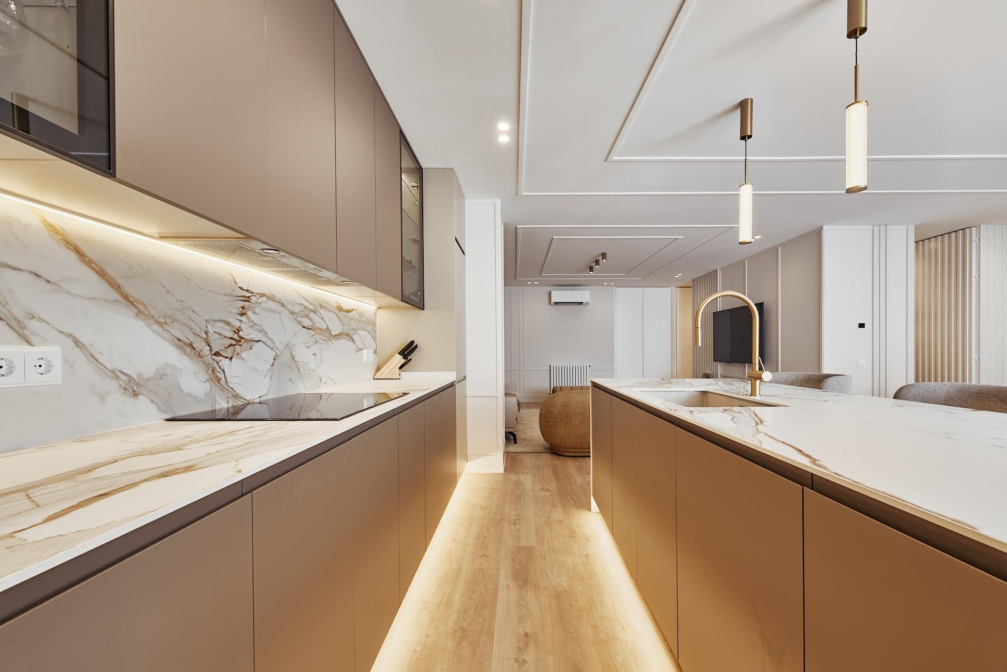Amplitud residencial y garaje en Castellana