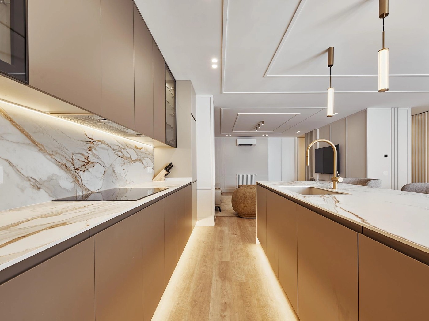 Amplitud residencial y garaje en Castellana
