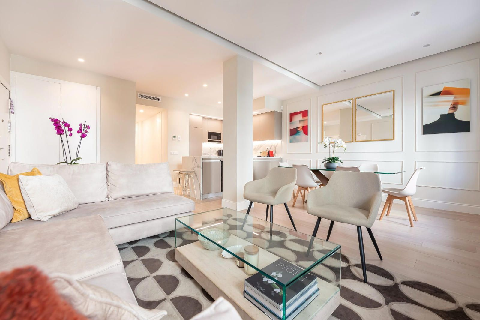 A contemporary residence designed for effortless living in Recoletos