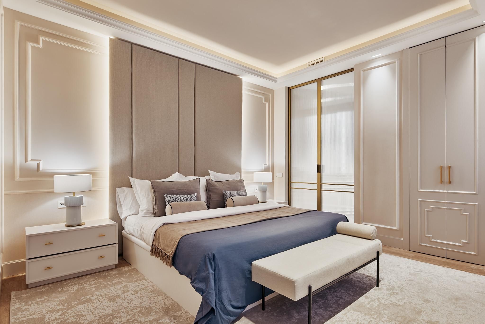 Luxury apartment in Justicia with four suites, dressing rooms and a historic building