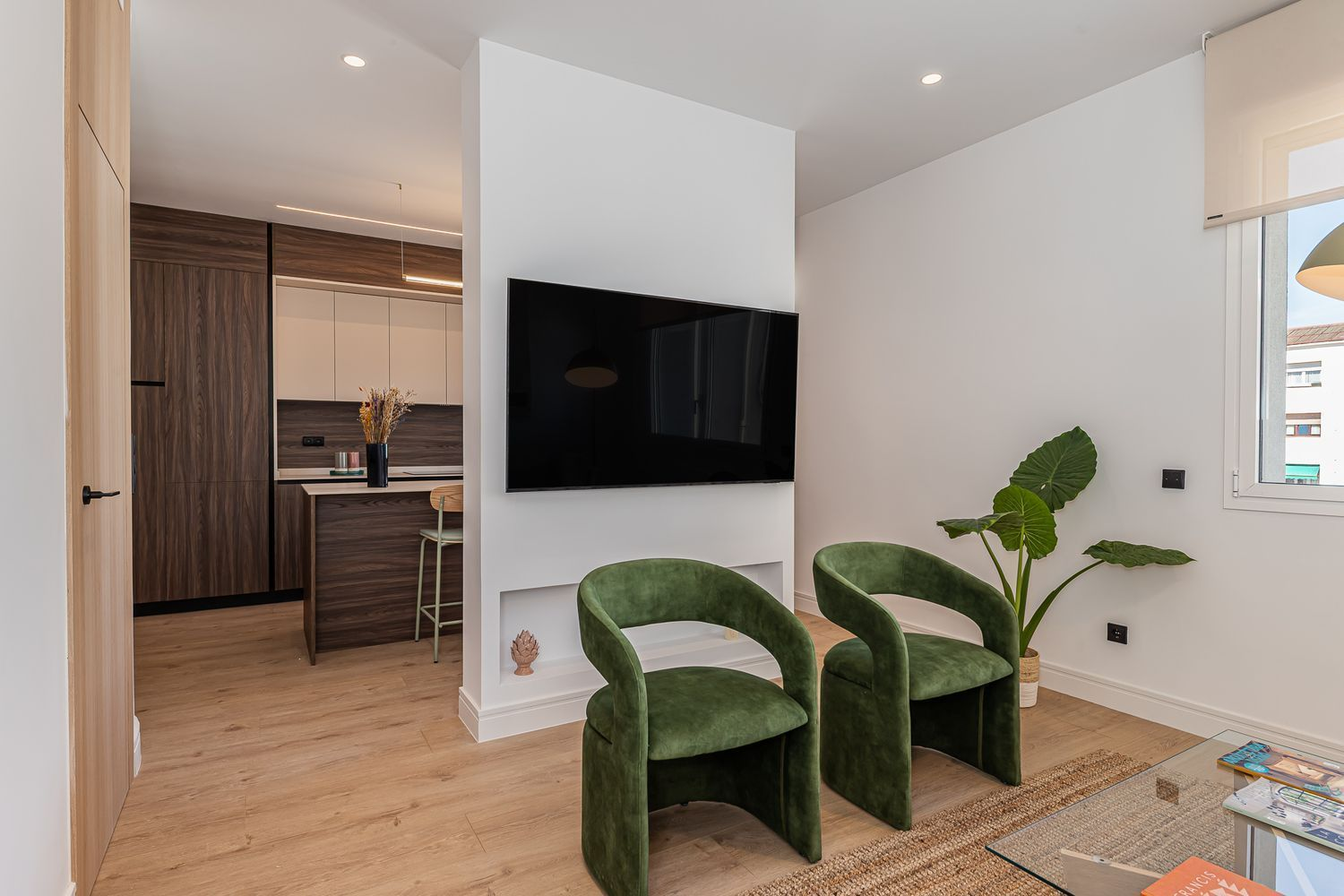A bright and peaceful penthouse moments from Retiro Park