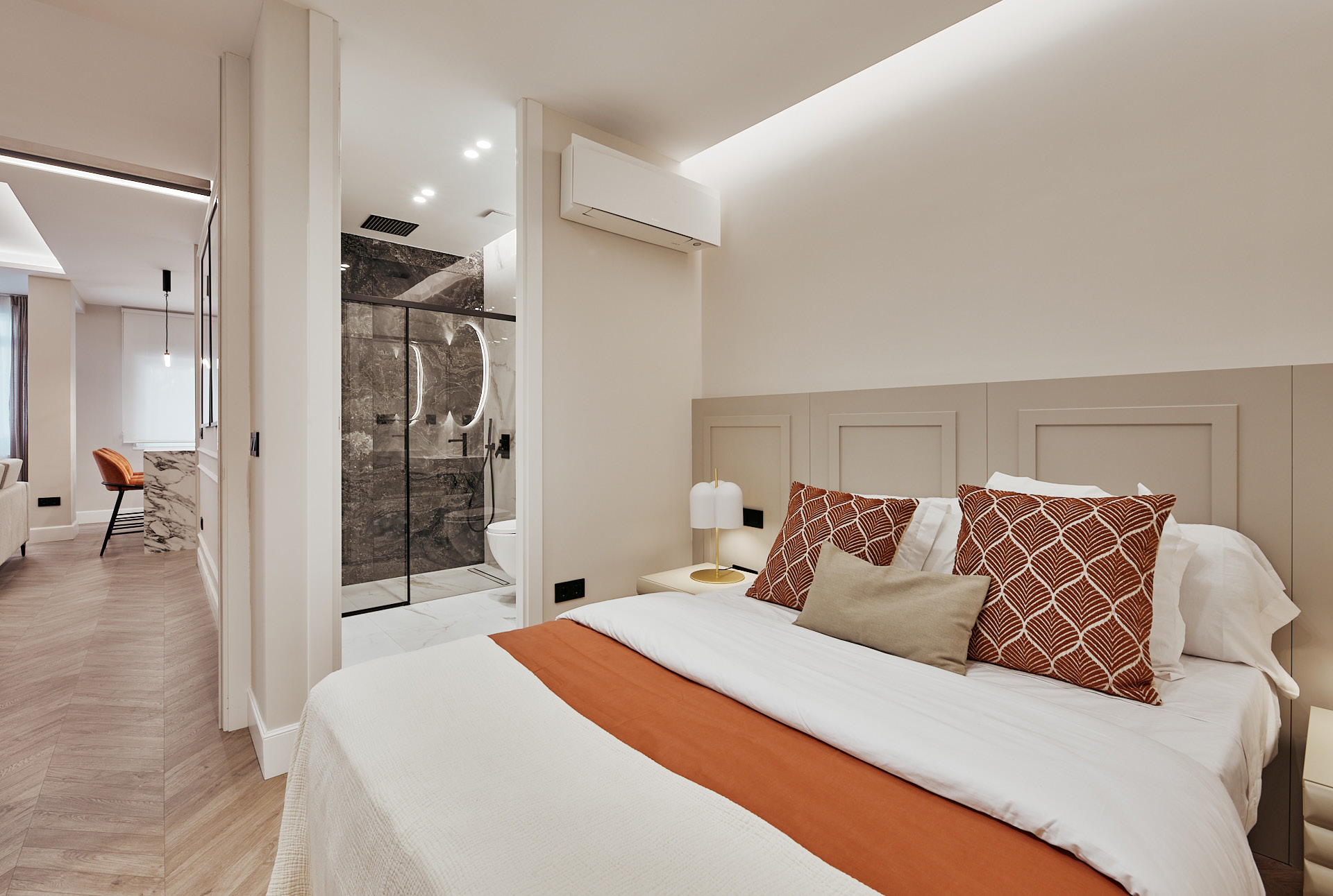 The comfort of having a terrace and private parking in Lista