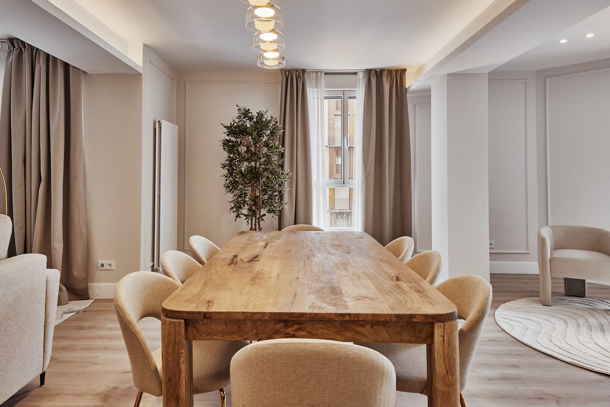 Salón amplio, domótica y confort en Goya