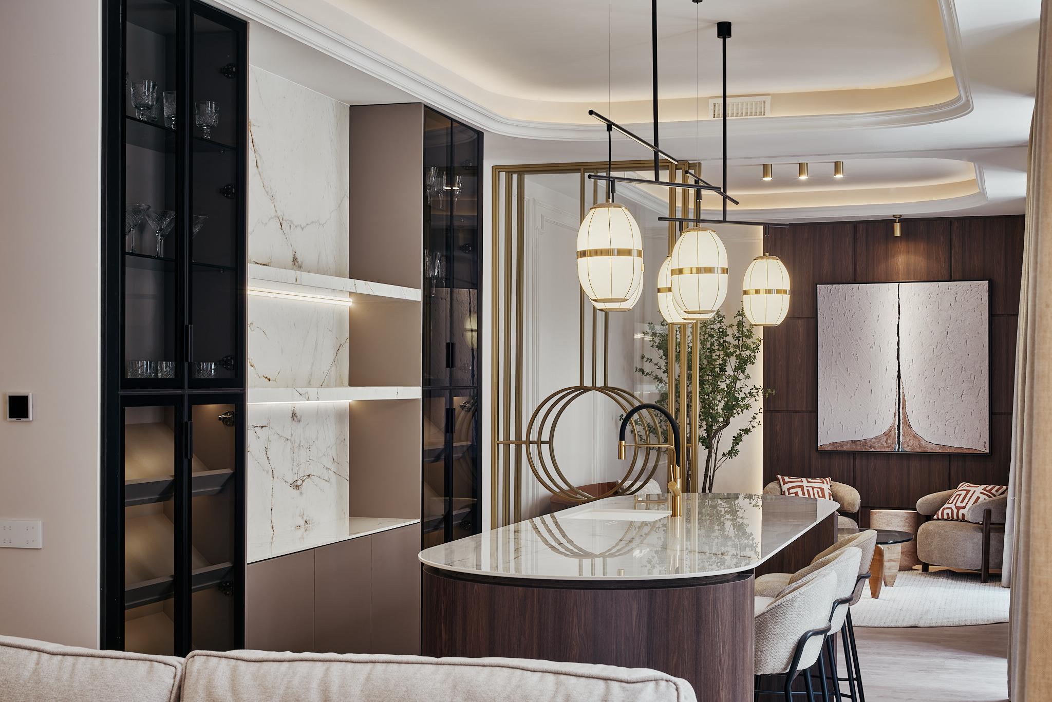 Luxury apartment in Justicia with four suites, dressing rooms and a historic building